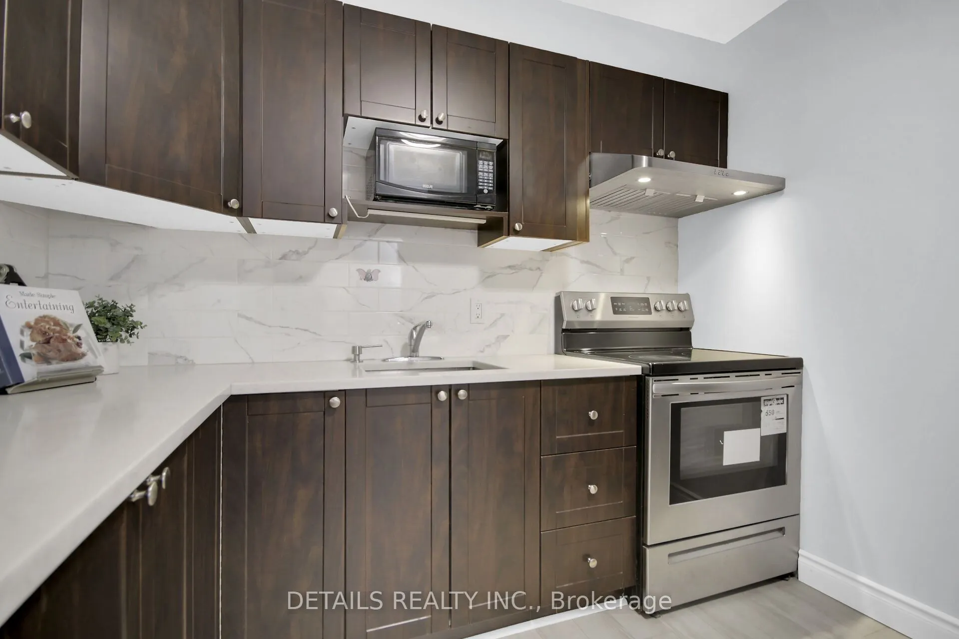 1380 Prince Of Wales Drive, #803