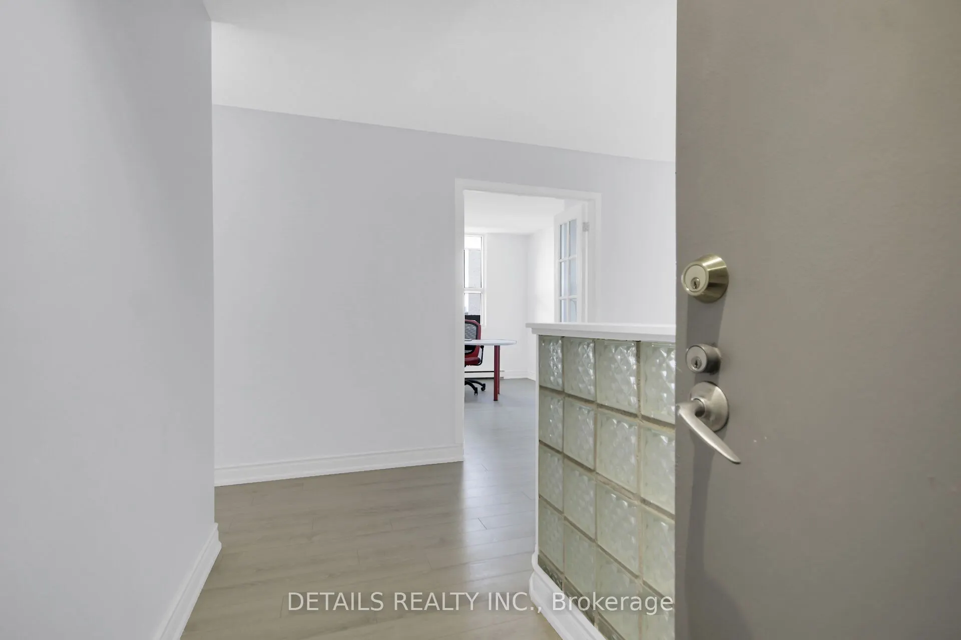 1380 Prince Of Wales Drive, #803
