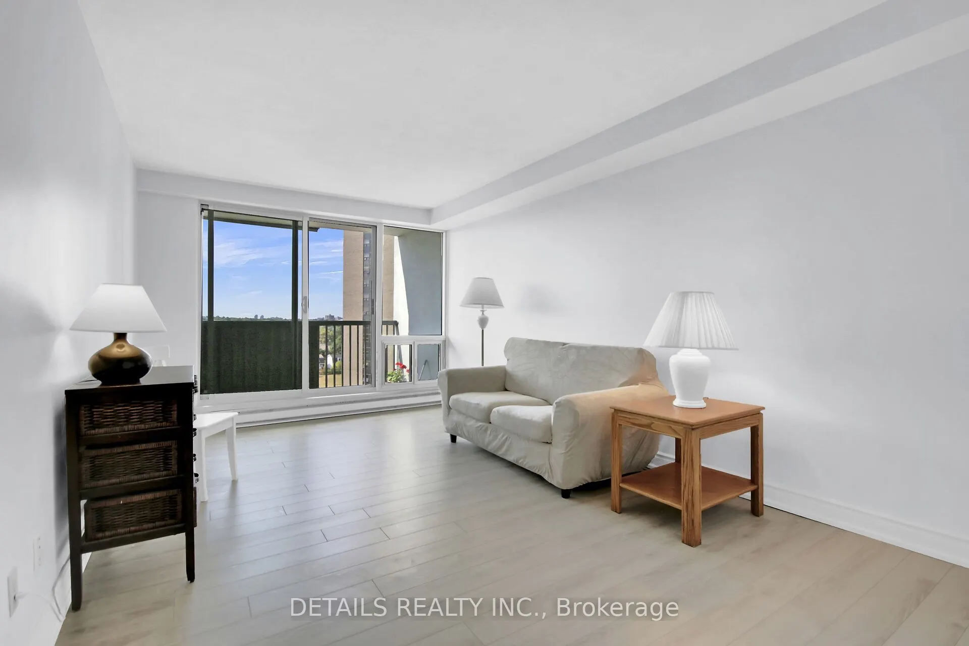 1380 Prince Of Wales Drive, #803