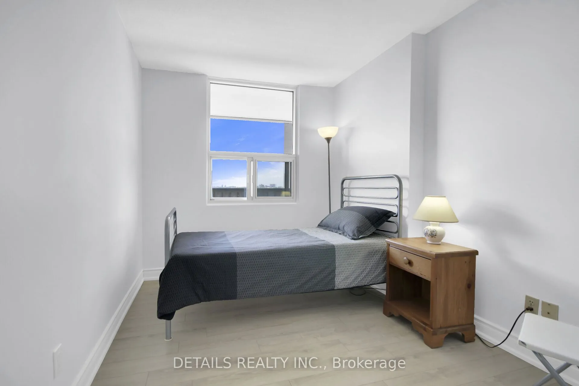 1380 Prince Of Wales Drive, #803