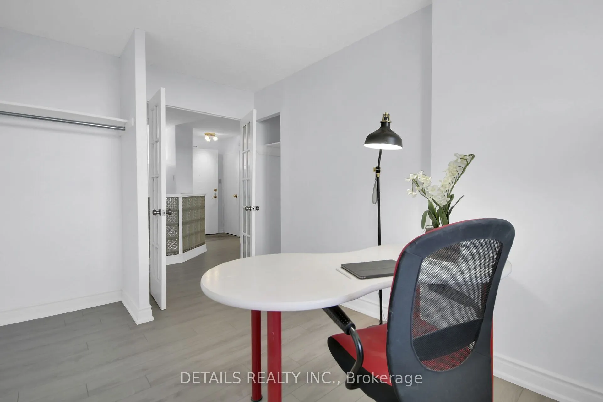 1380 Prince Of Wales Drive, #803