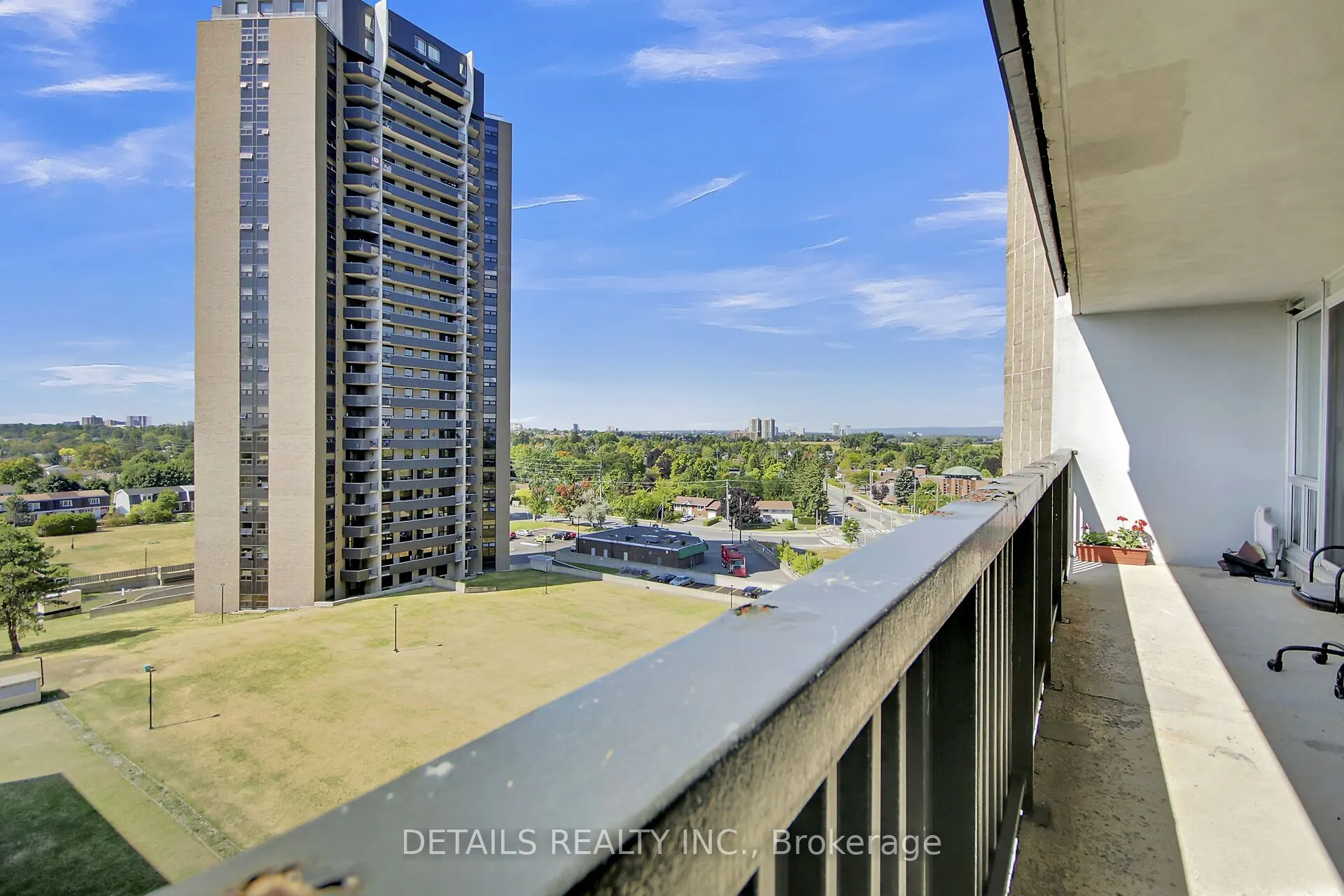 1380 Prince Of Wales Drive, #803