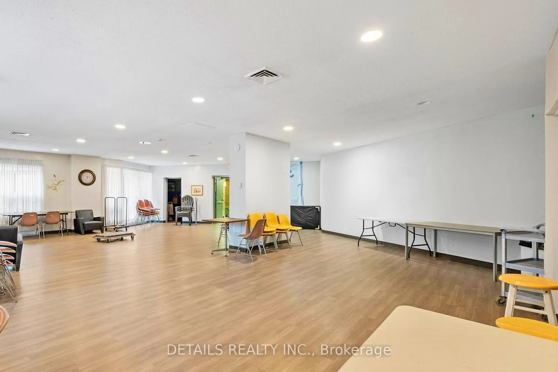 1380 Prince Of Wales Drive, #803