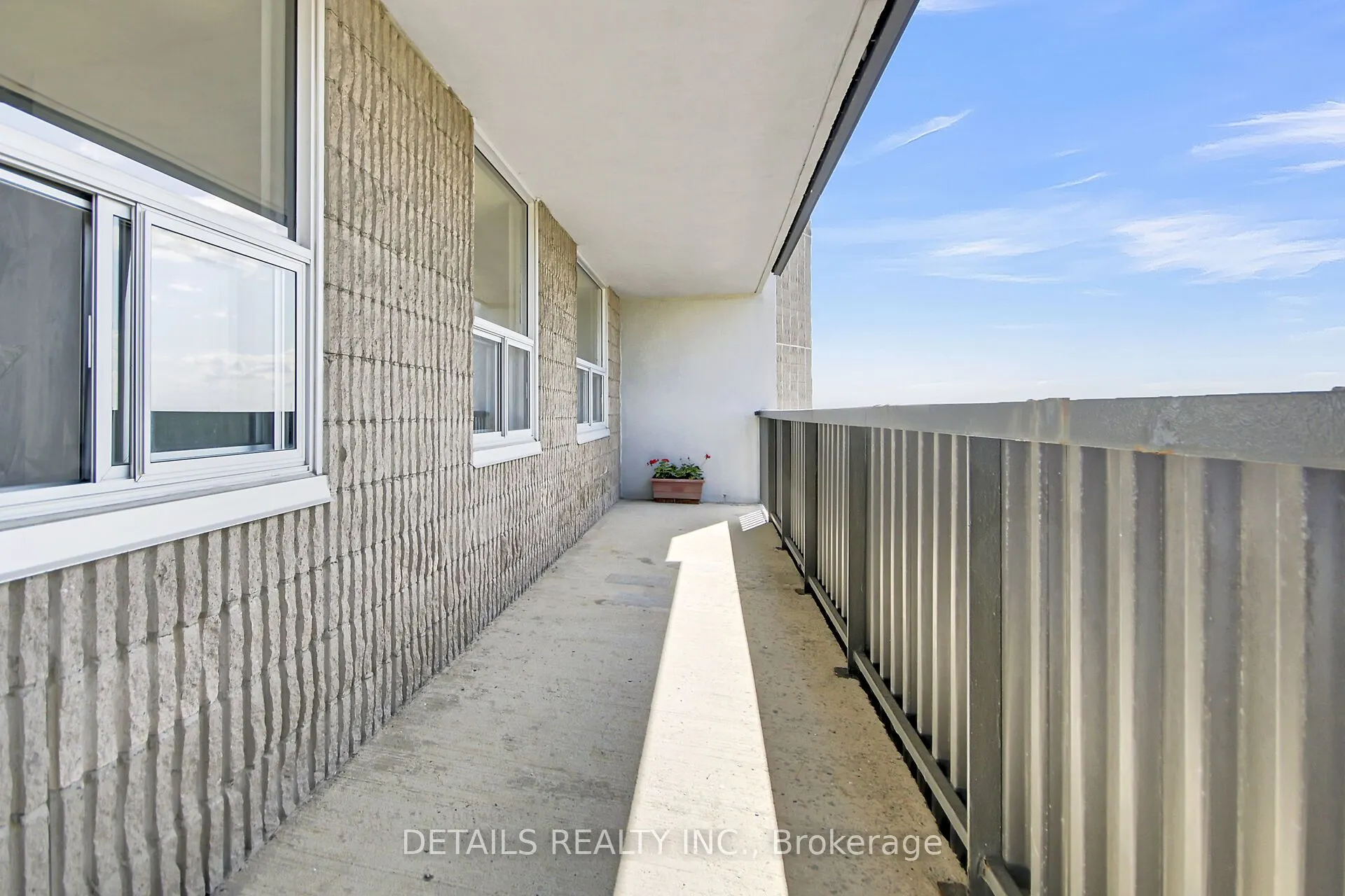1380 Prince Of Wales Drive, #803