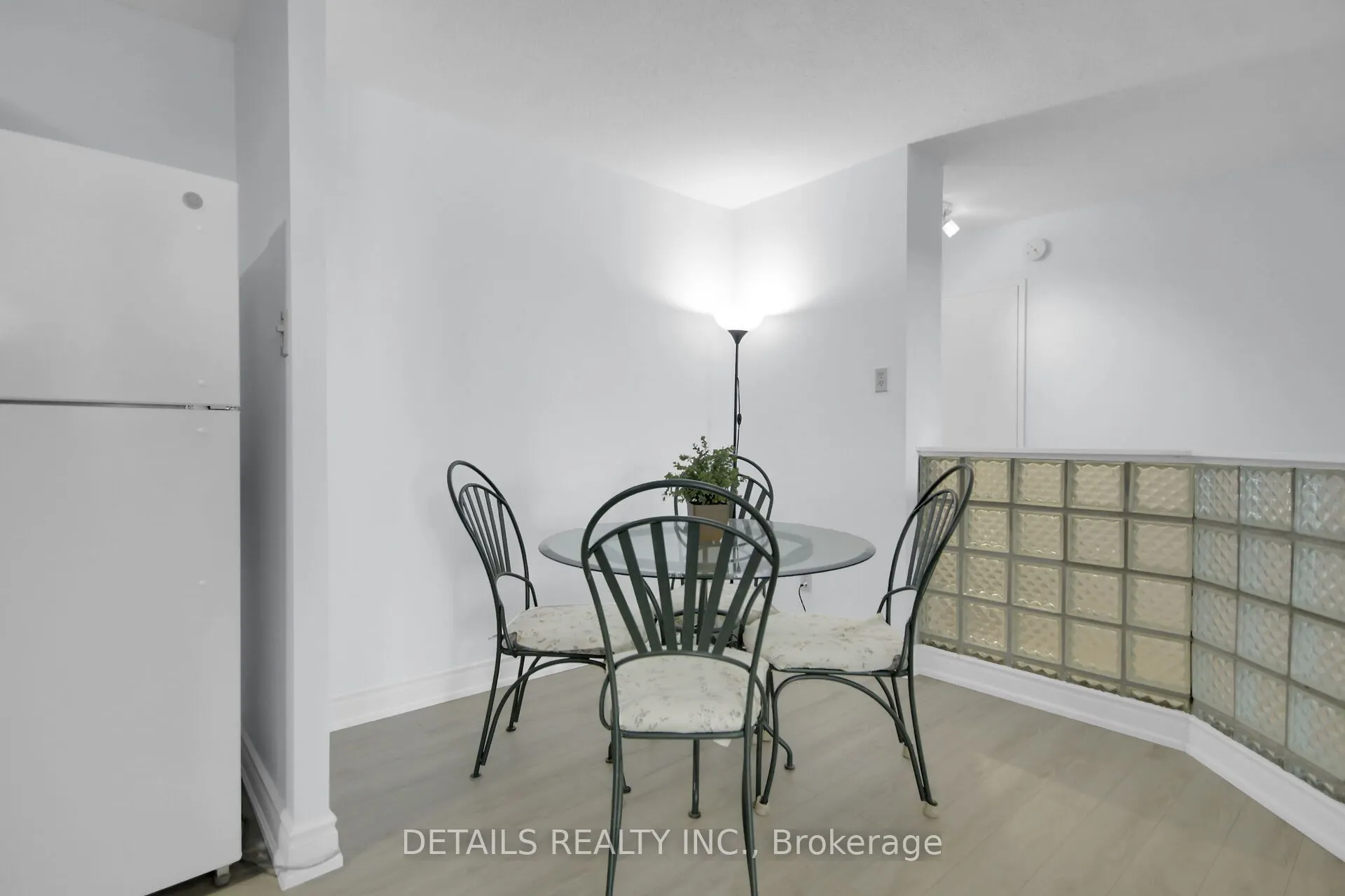 1380 Prince Of Wales Drive, #803