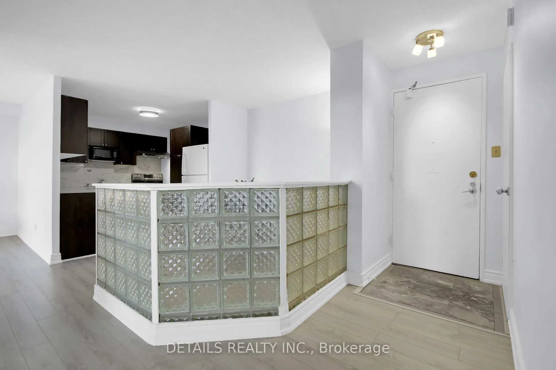 1380 Prince Of Wales Drive, #803