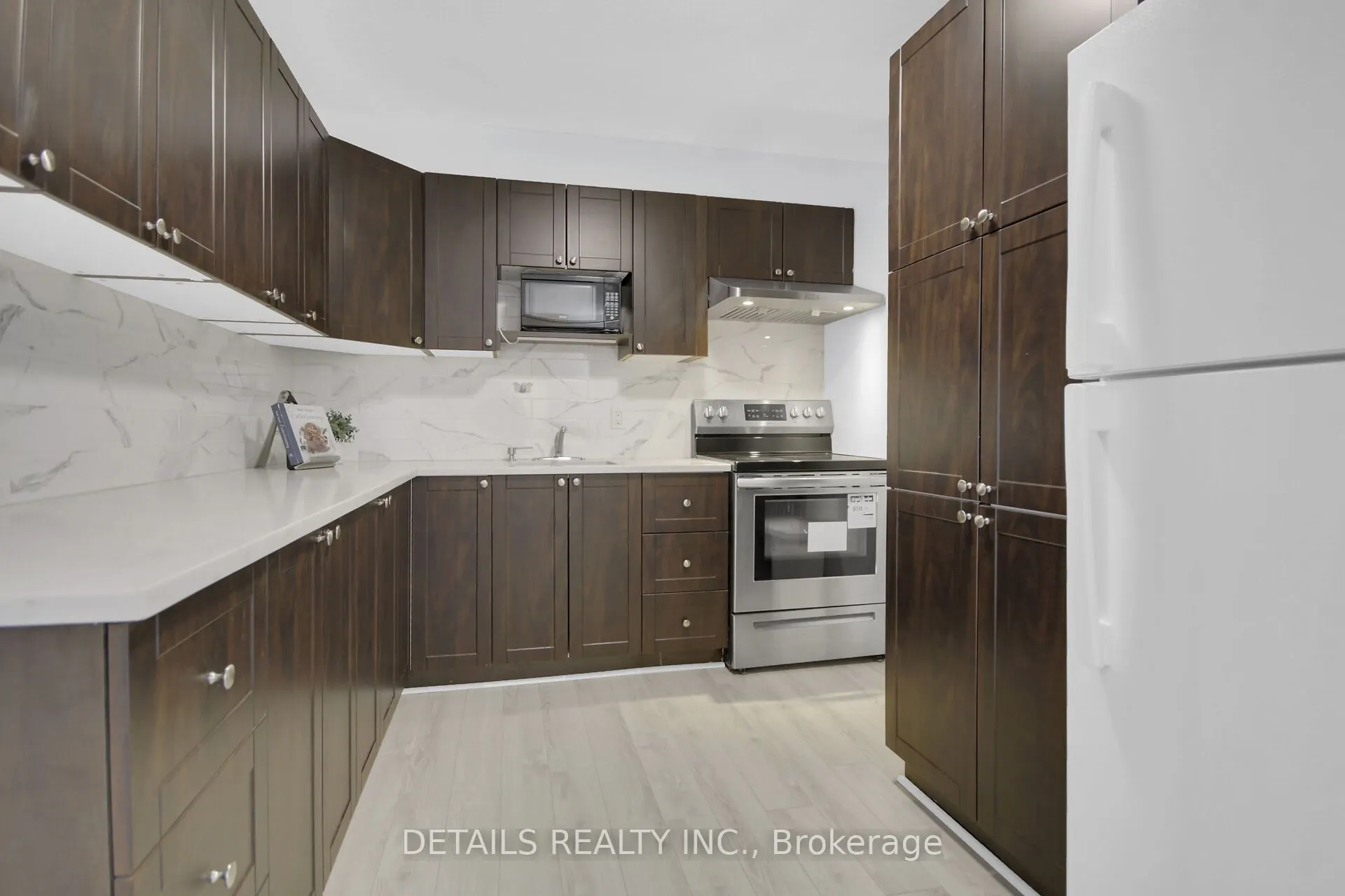 1380 Prince Of Wales Drive, #803