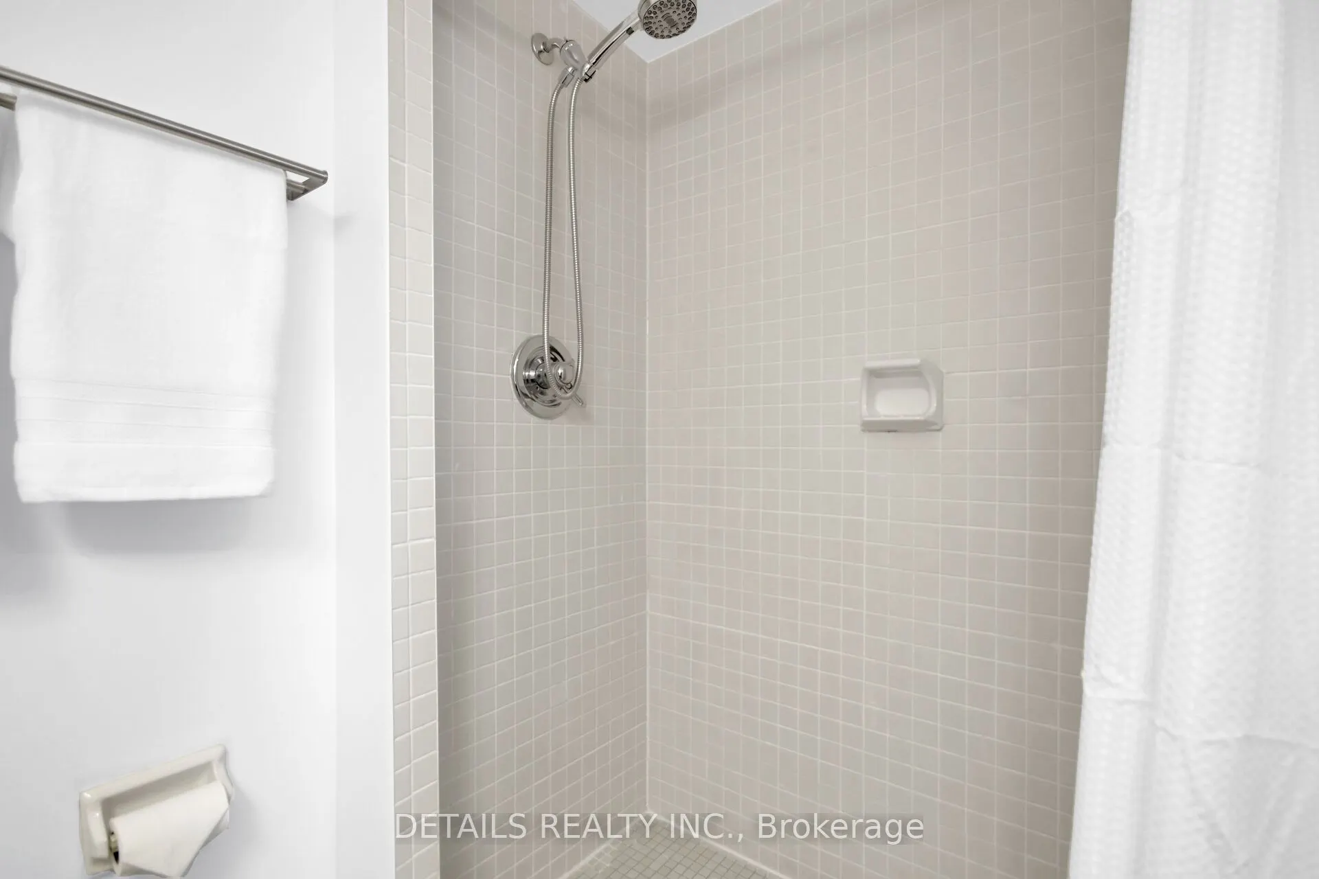 1380 Prince Of Wales Drive, #803
