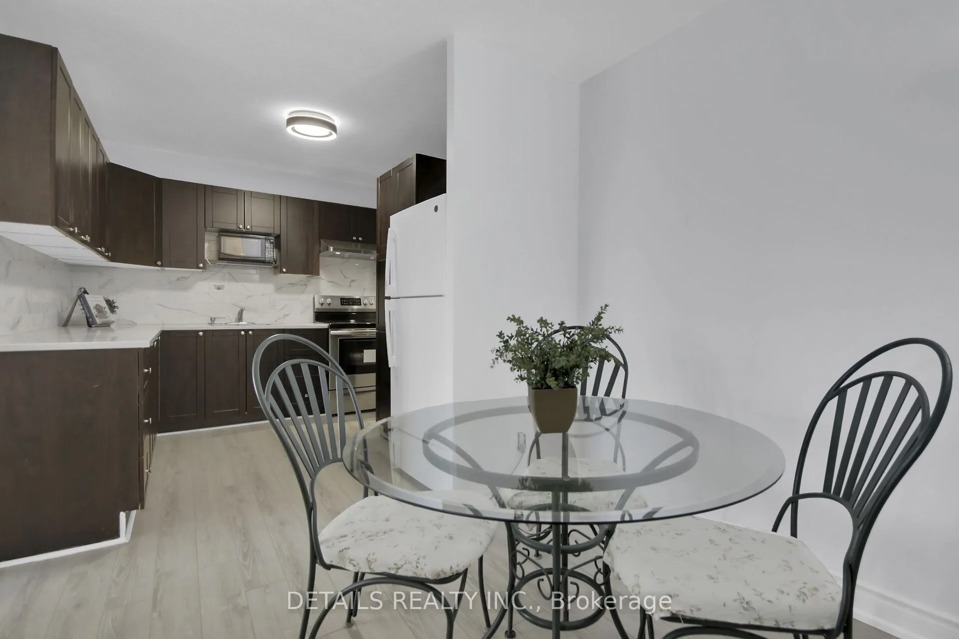 1380 Prince Of Wales Drive, #803