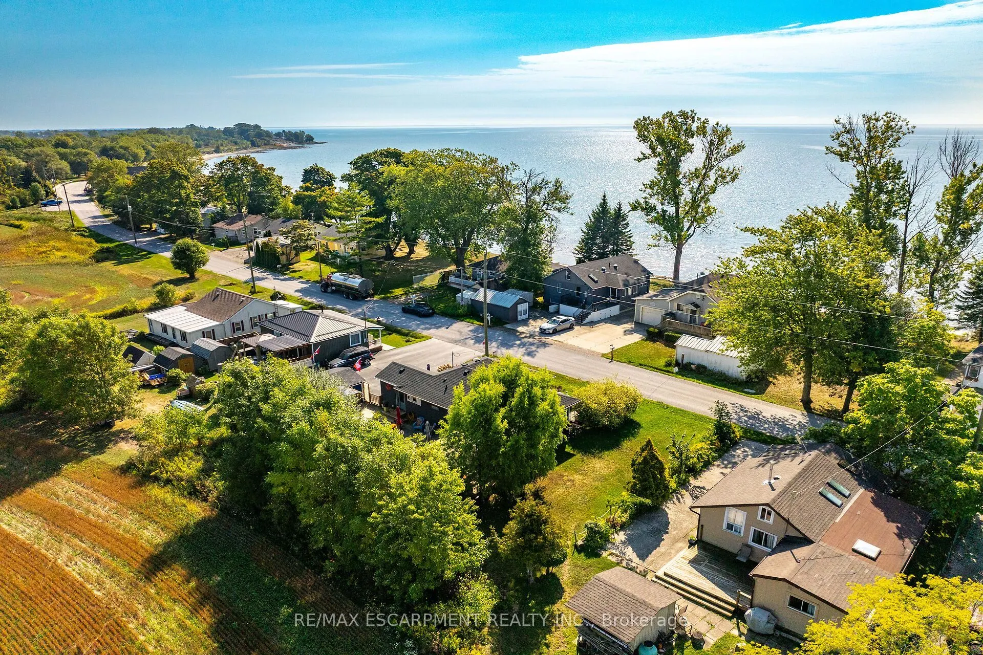 2011 Lakeshore Road