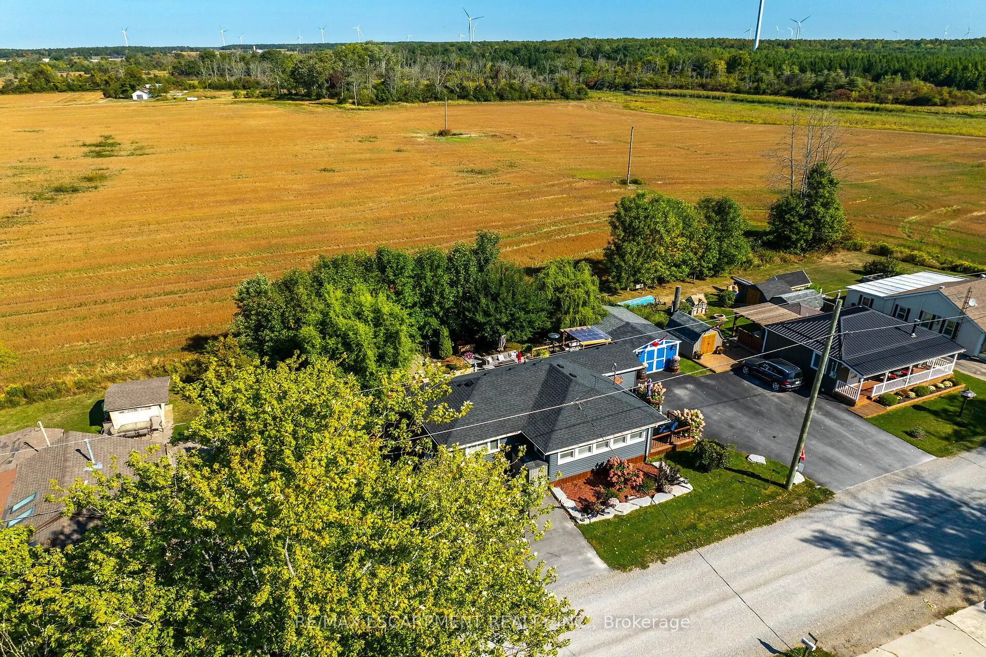 2011 Lakeshore Road
