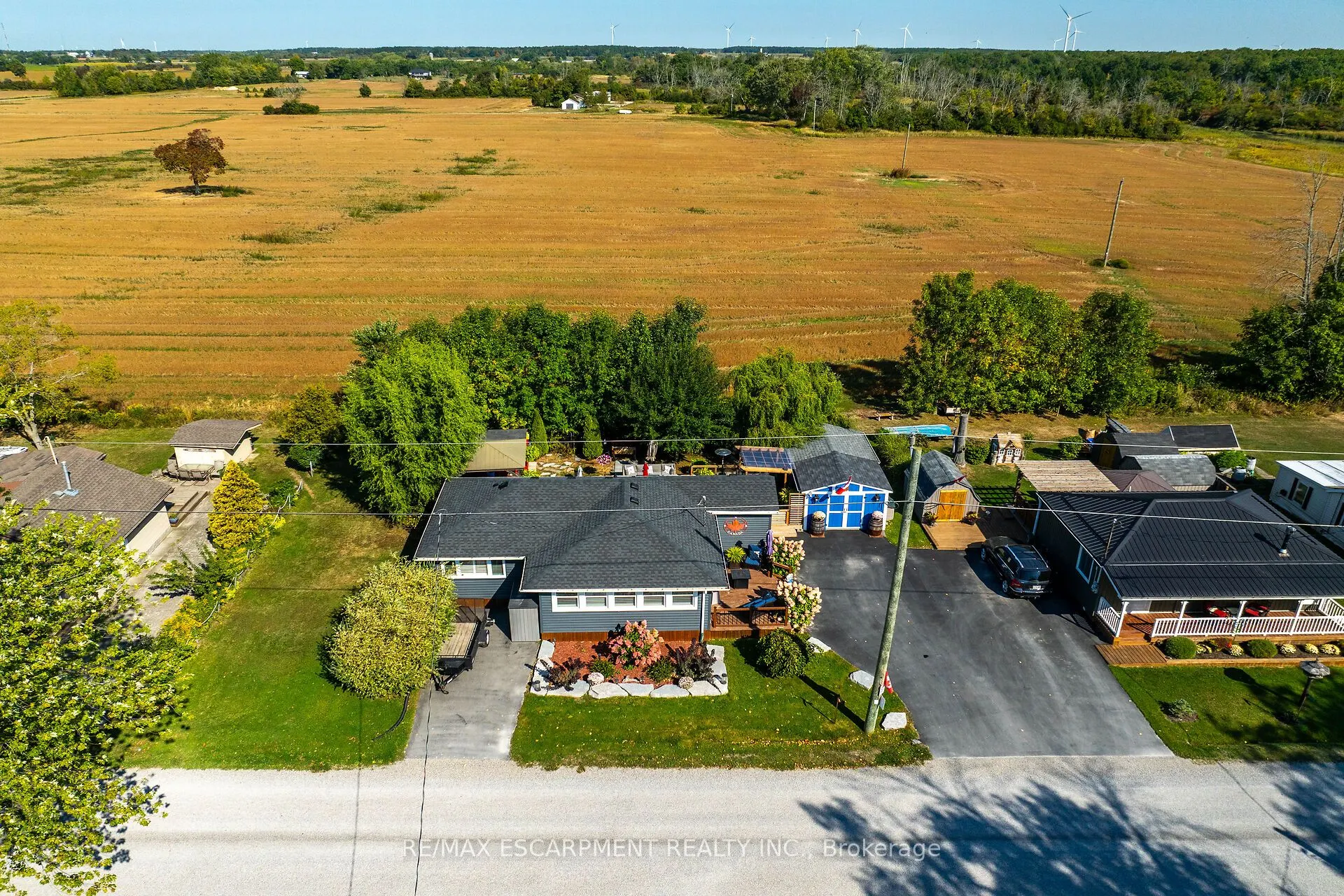 2011 Lakeshore Road