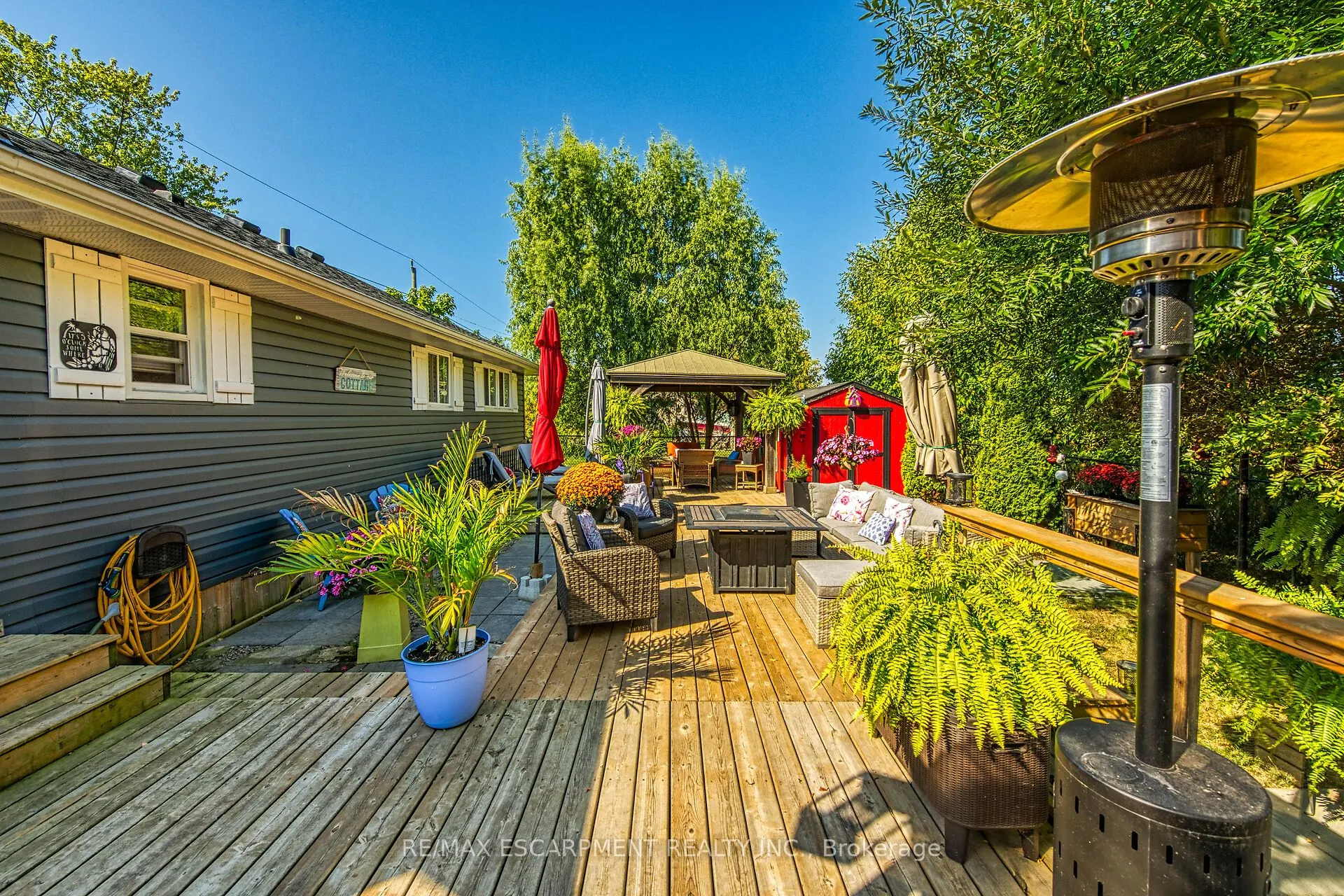 2011 Lakeshore Road