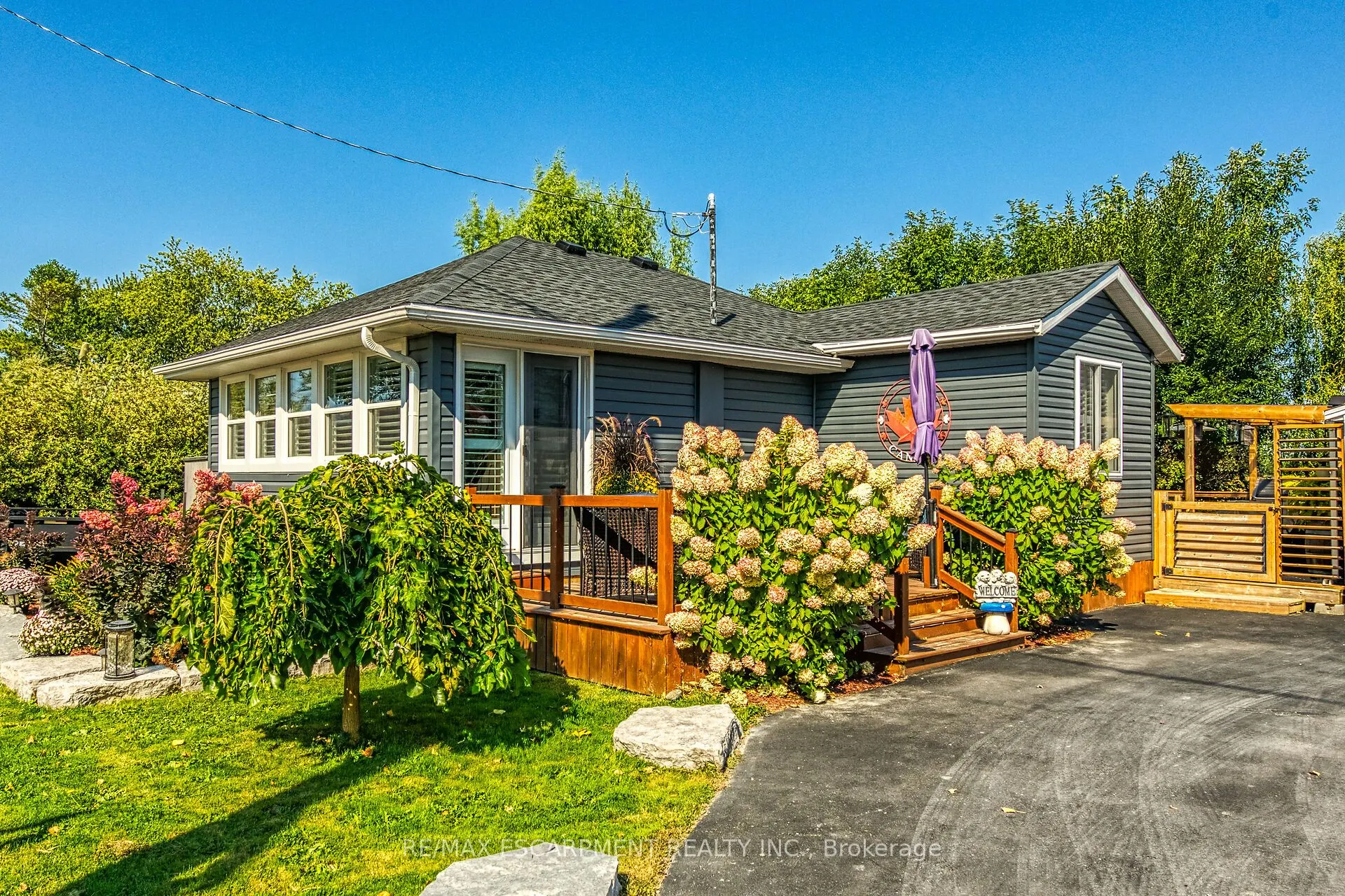 2011 Lakeshore Road