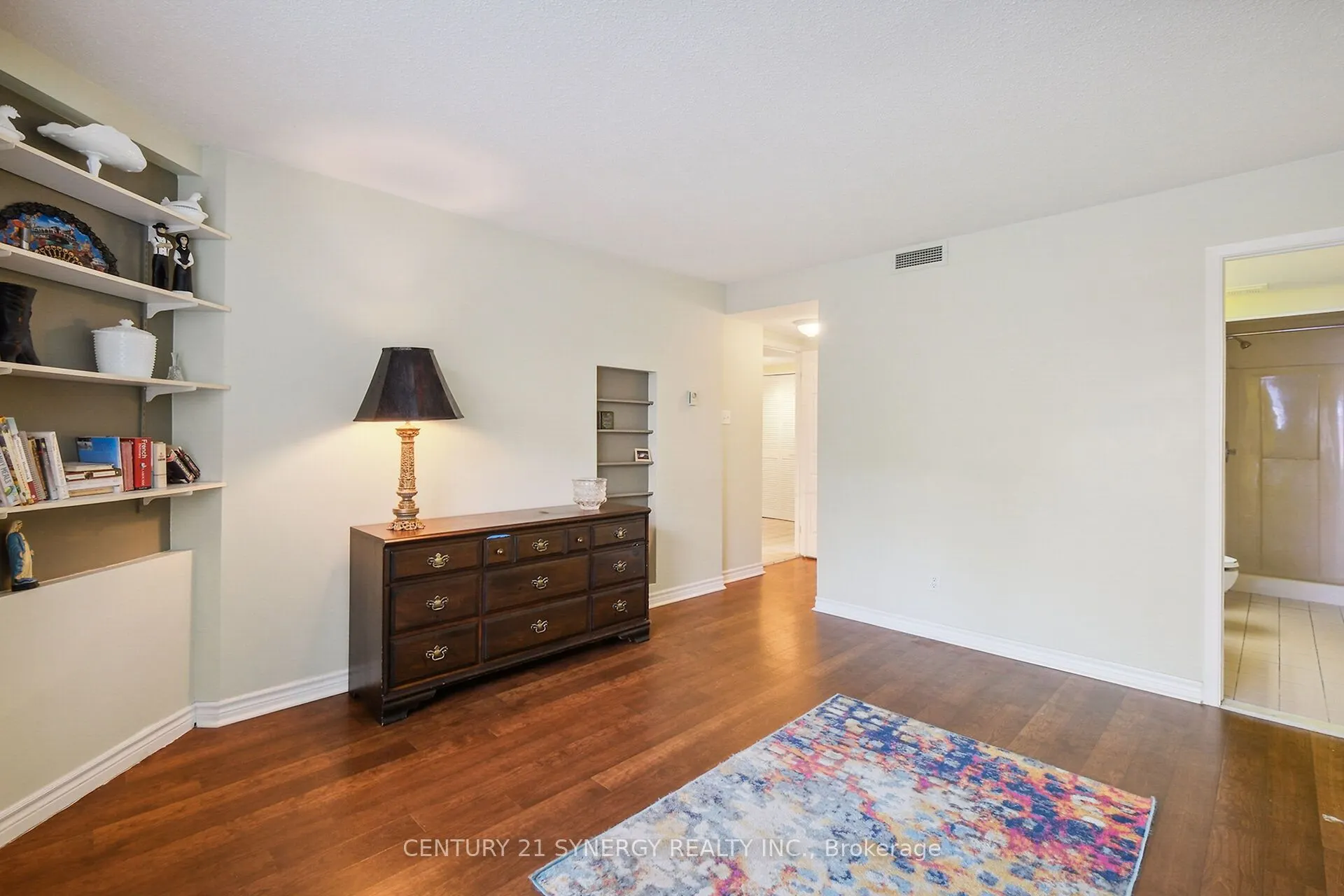 295 Gilmour Street, #104