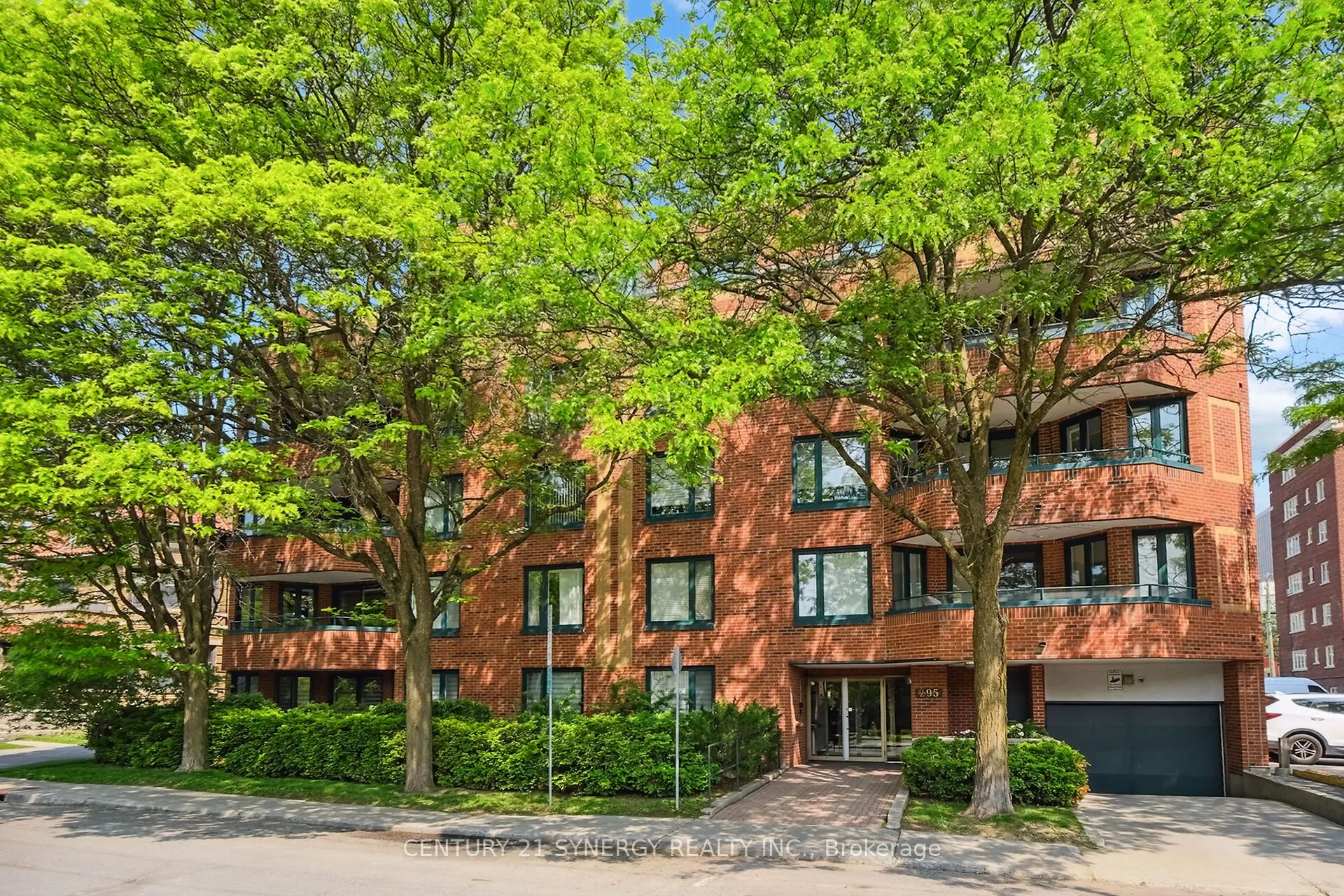 295 Gilmour Street, #104