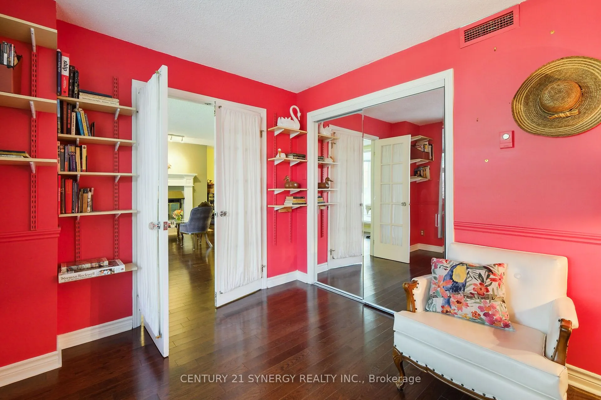 295 Gilmour Street, #104