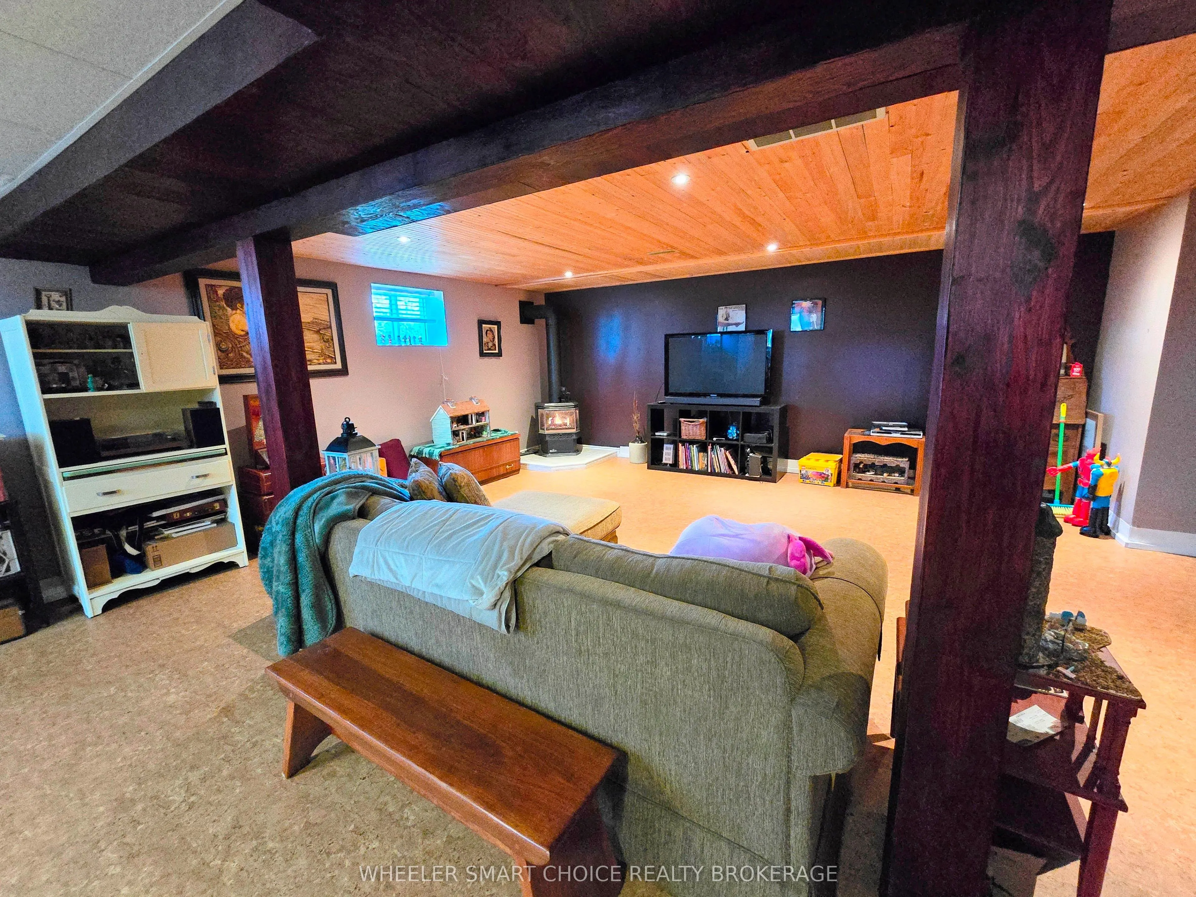 15206 Colonial Drive