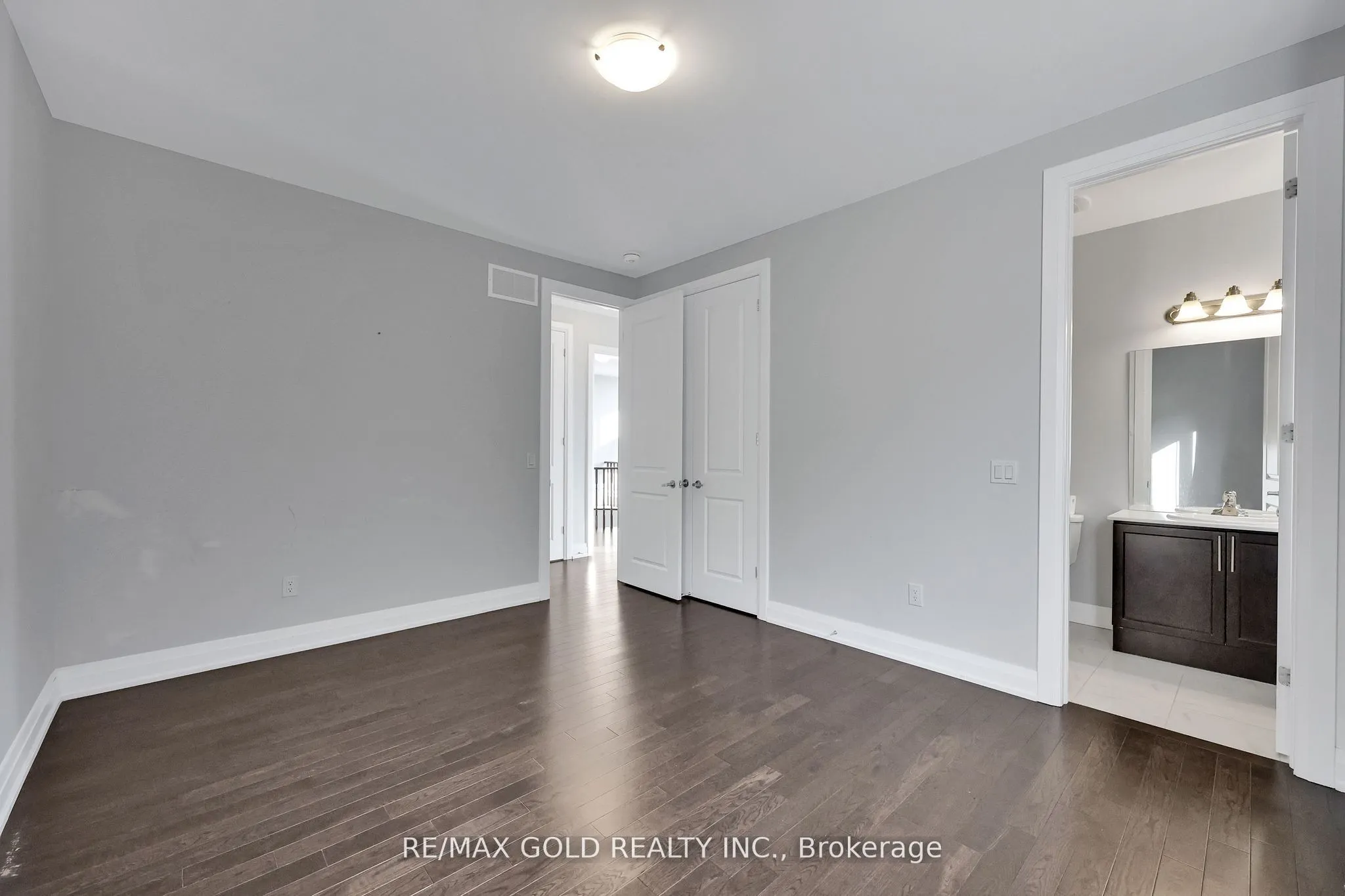 803 Queenston Boulevard