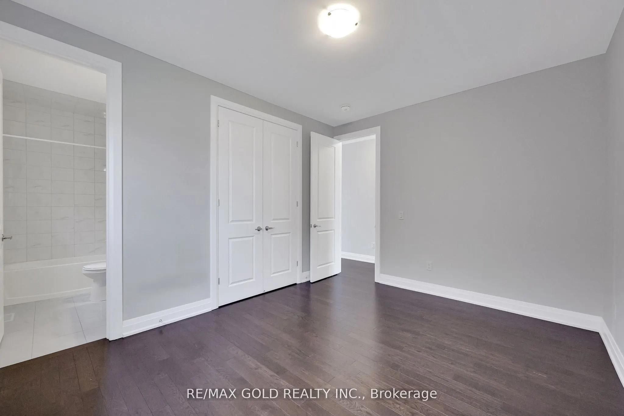 803 Queenston Boulevard