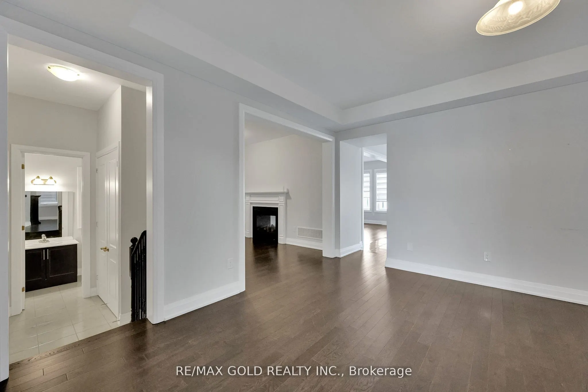 803 Queenston Boulevard