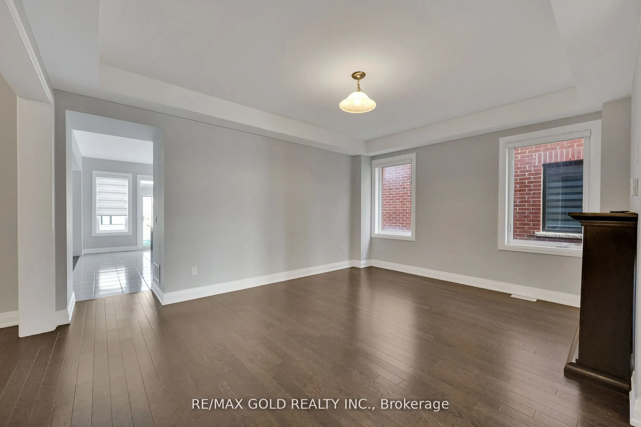 803 Queenston Boulevard
