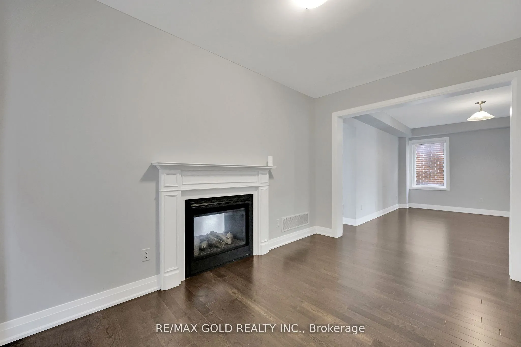 803 Queenston Boulevard