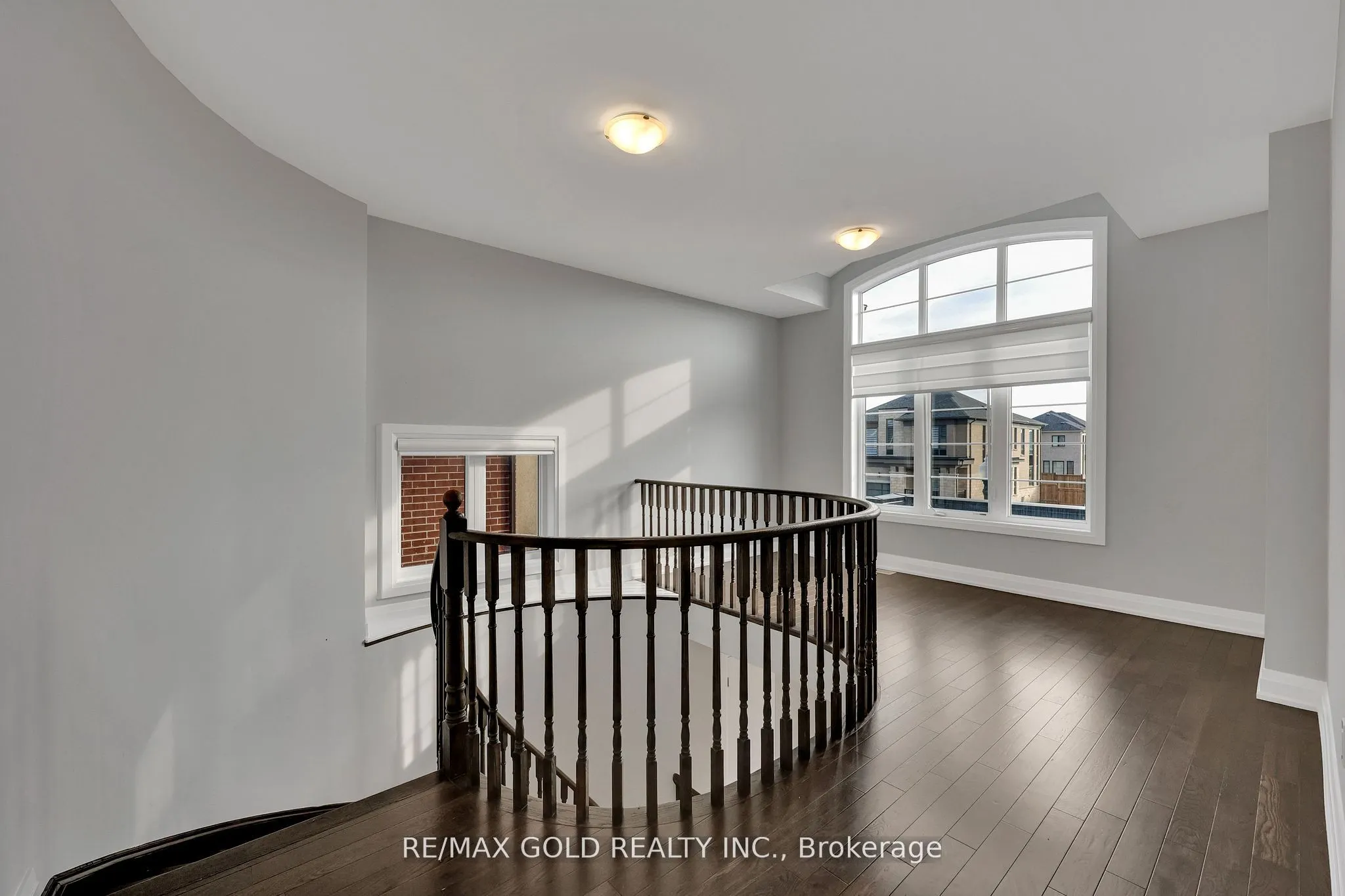 803 Queenston Boulevard
