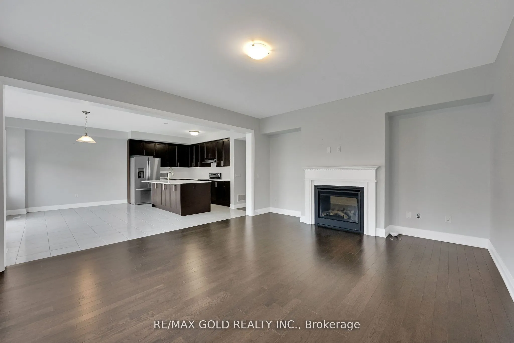 803 Queenston Boulevard