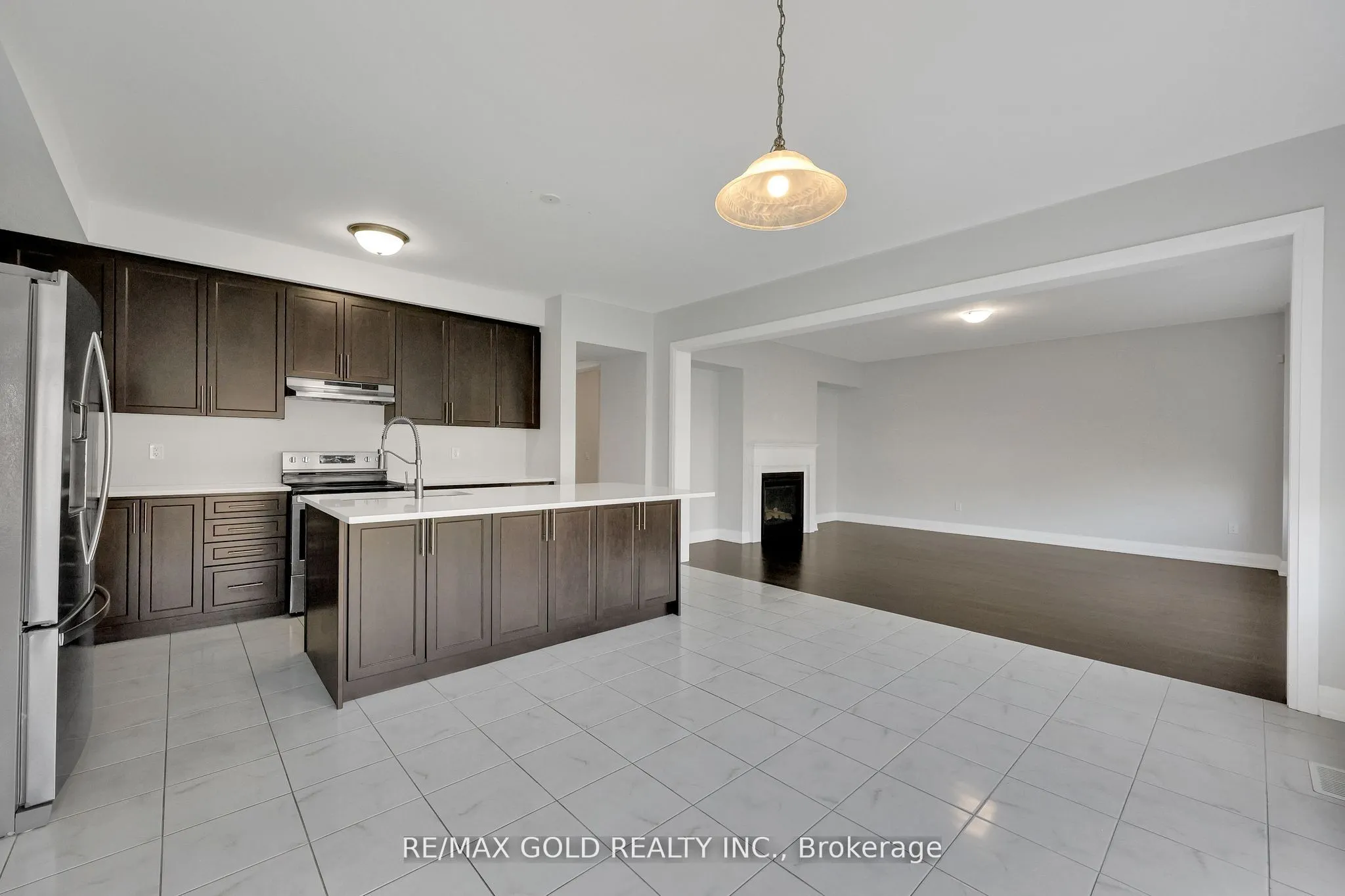 803 Queenston Boulevard