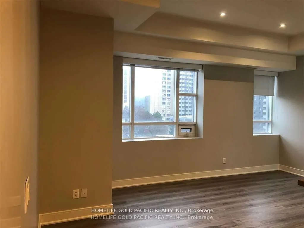 150 Main Street W, #702