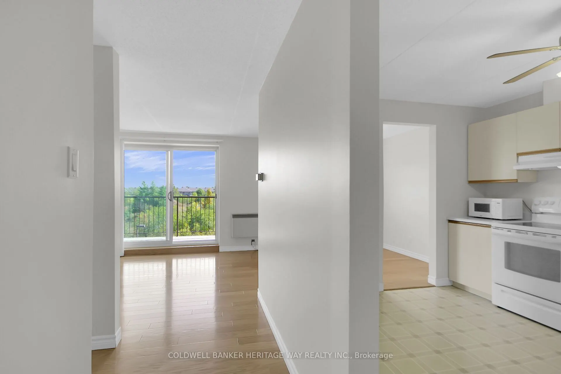 206 Woodward Street, #405