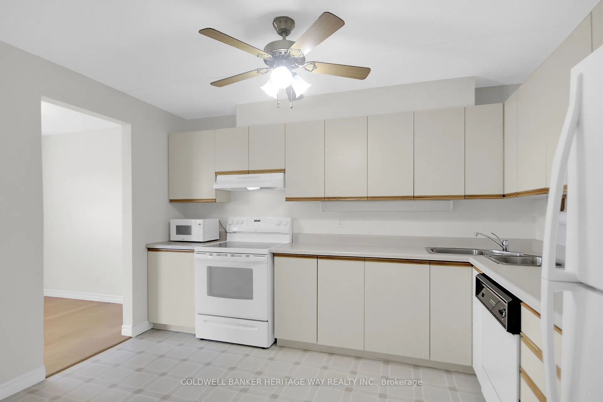 206 Woodward Street, #405