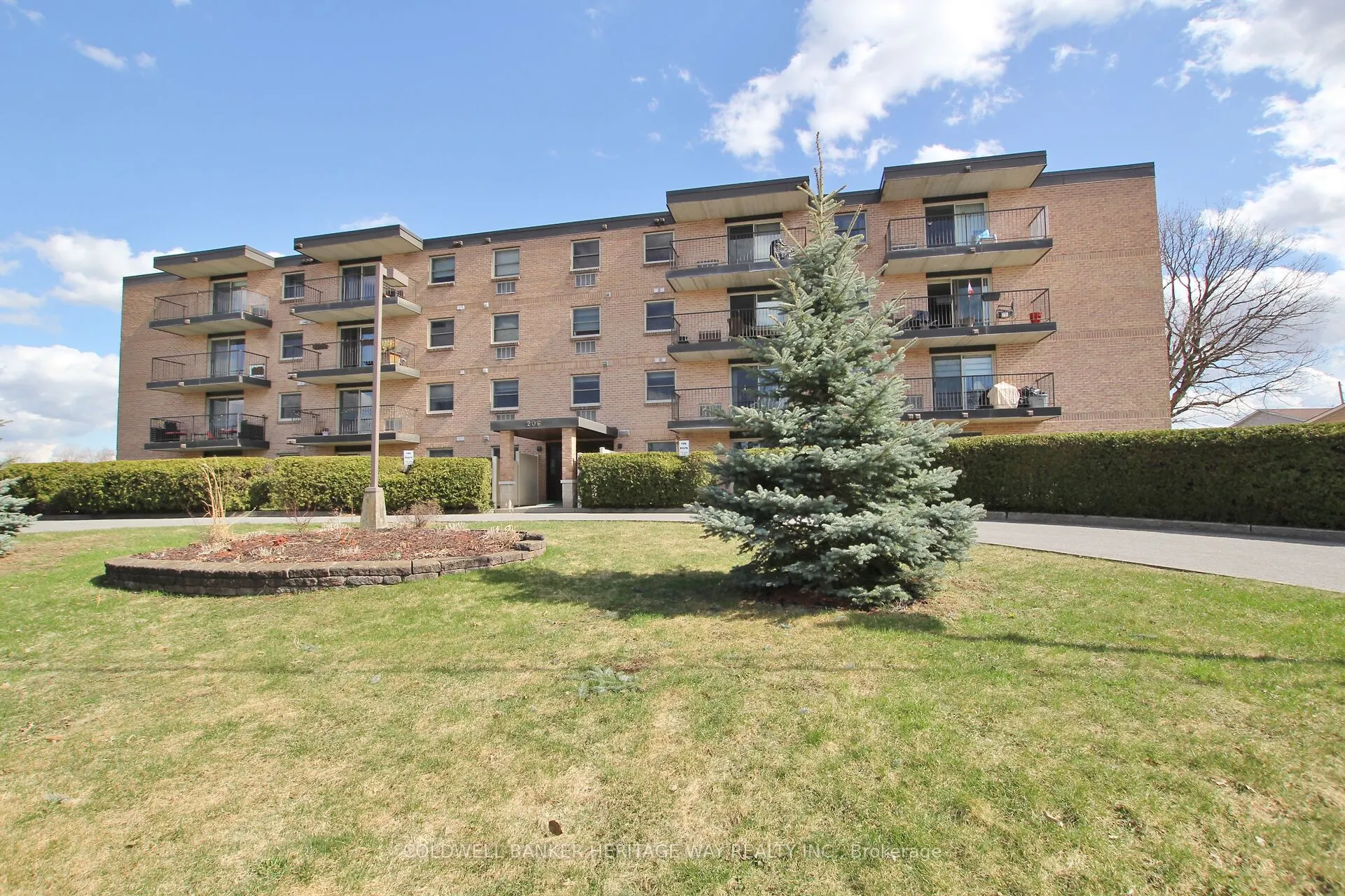 206 Woodward Street, #405