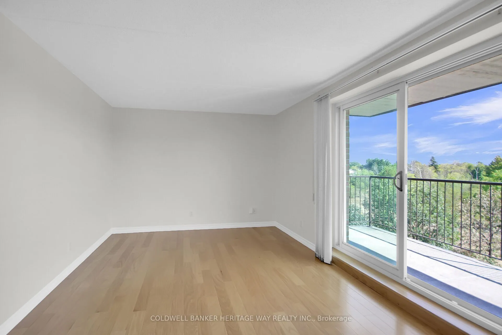 206 Woodward Street, #405