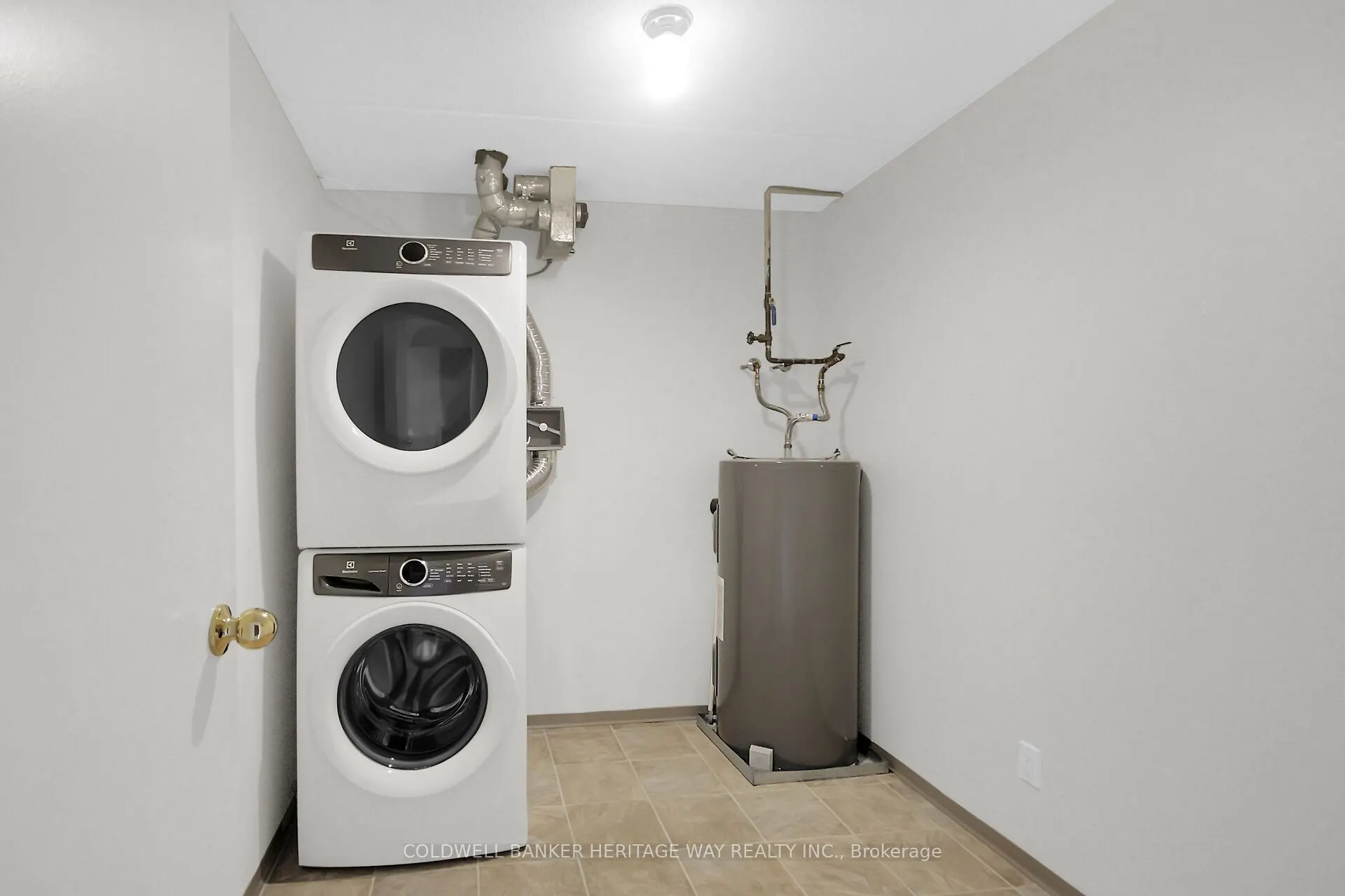 206 Woodward Street, #405