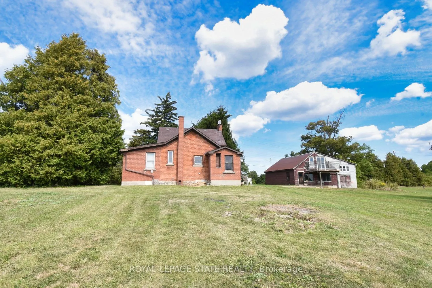 8125 Dickenson Road E
