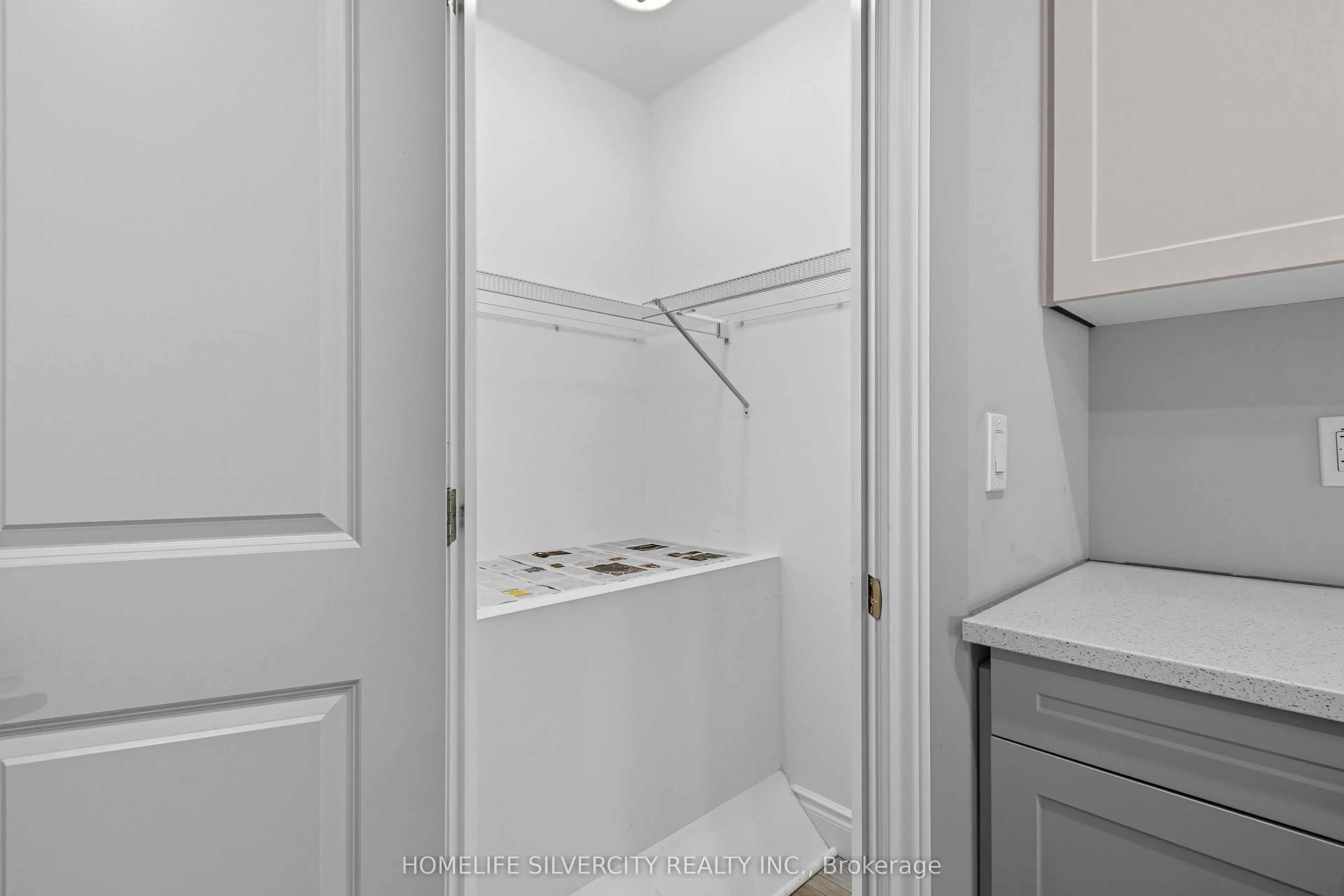 3543 Hallee Crescent