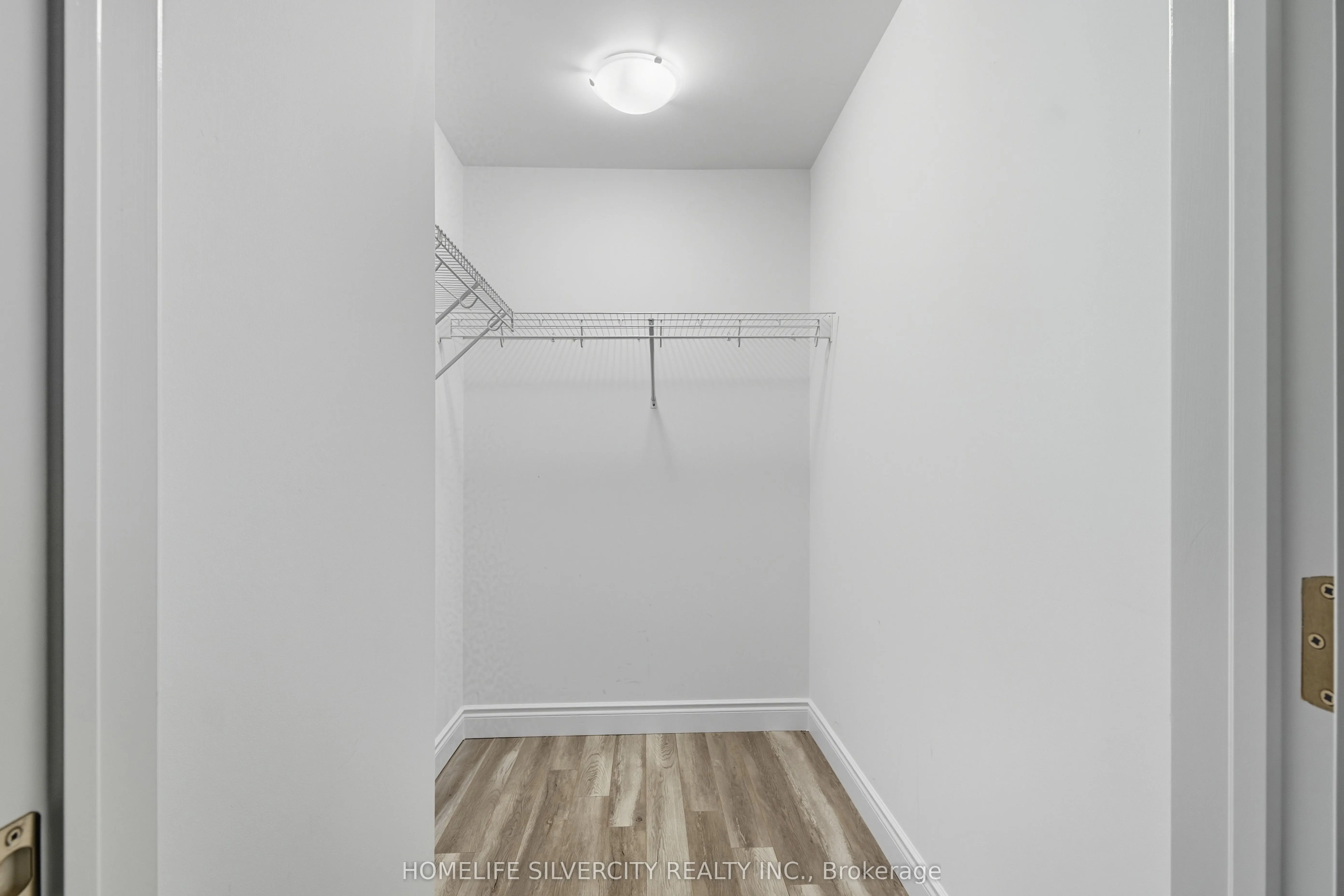 3543 Hallee Crescent