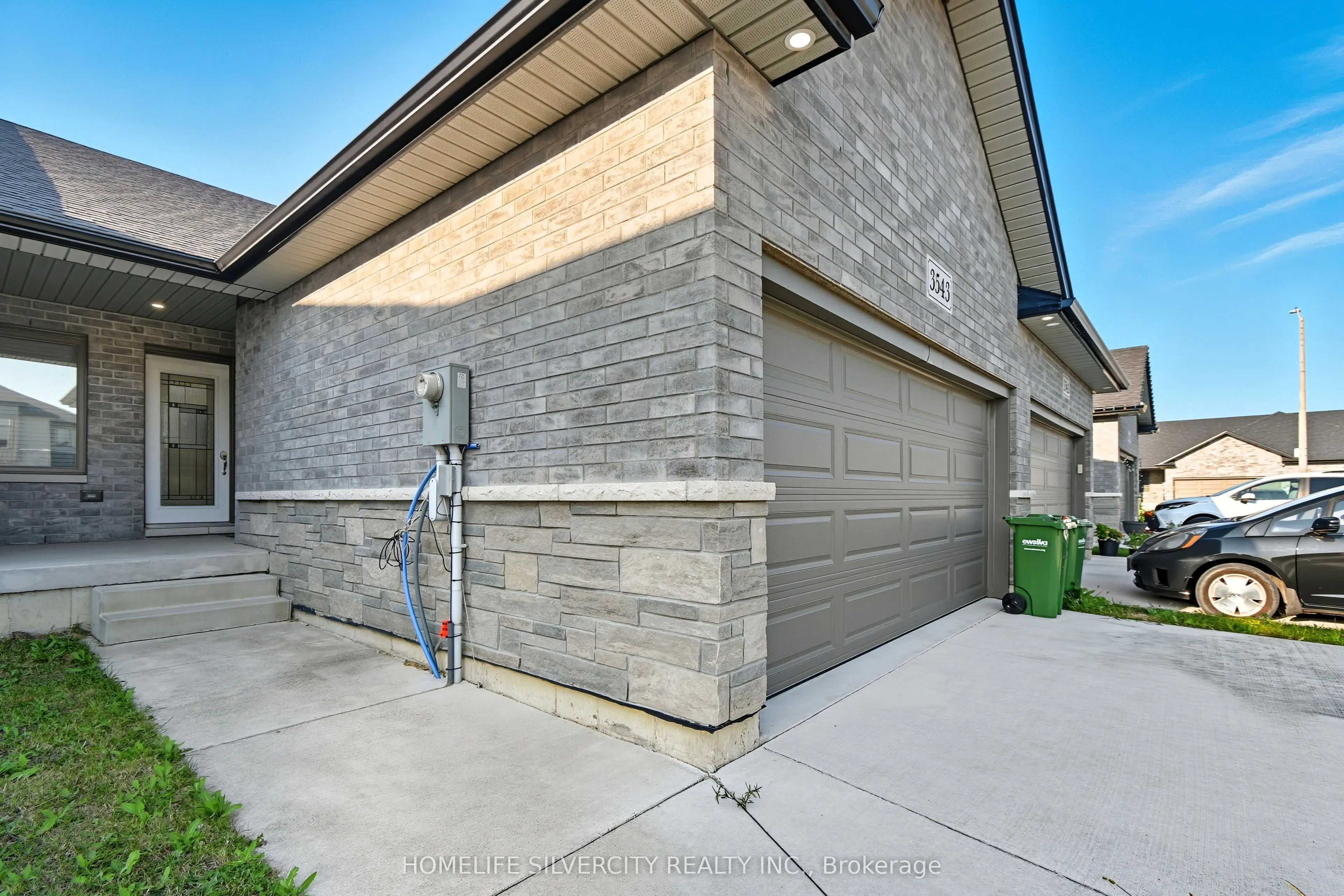 3543 Hallee Crescent