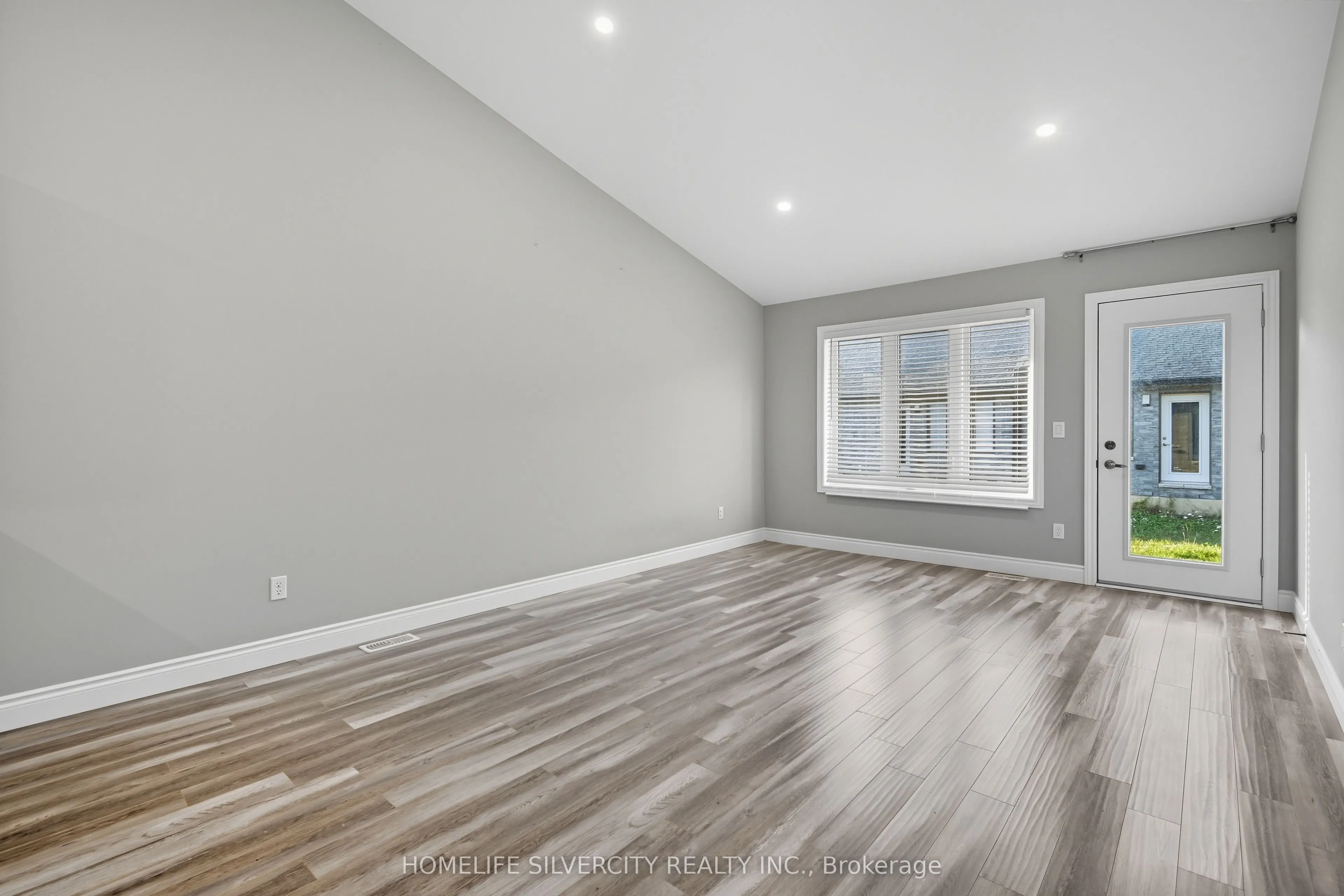 3543 Hallee Crescent