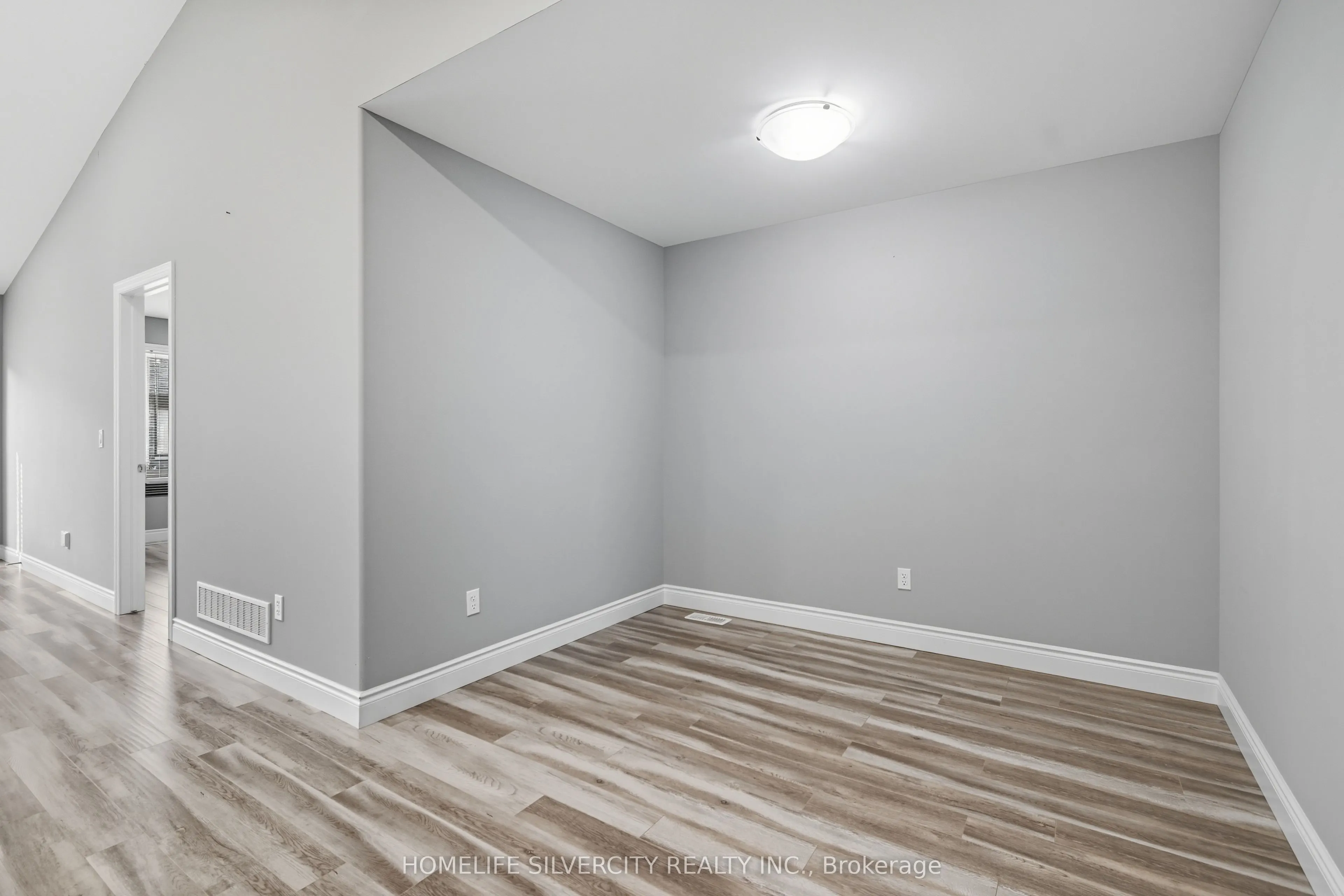 3543 Hallee Crescent