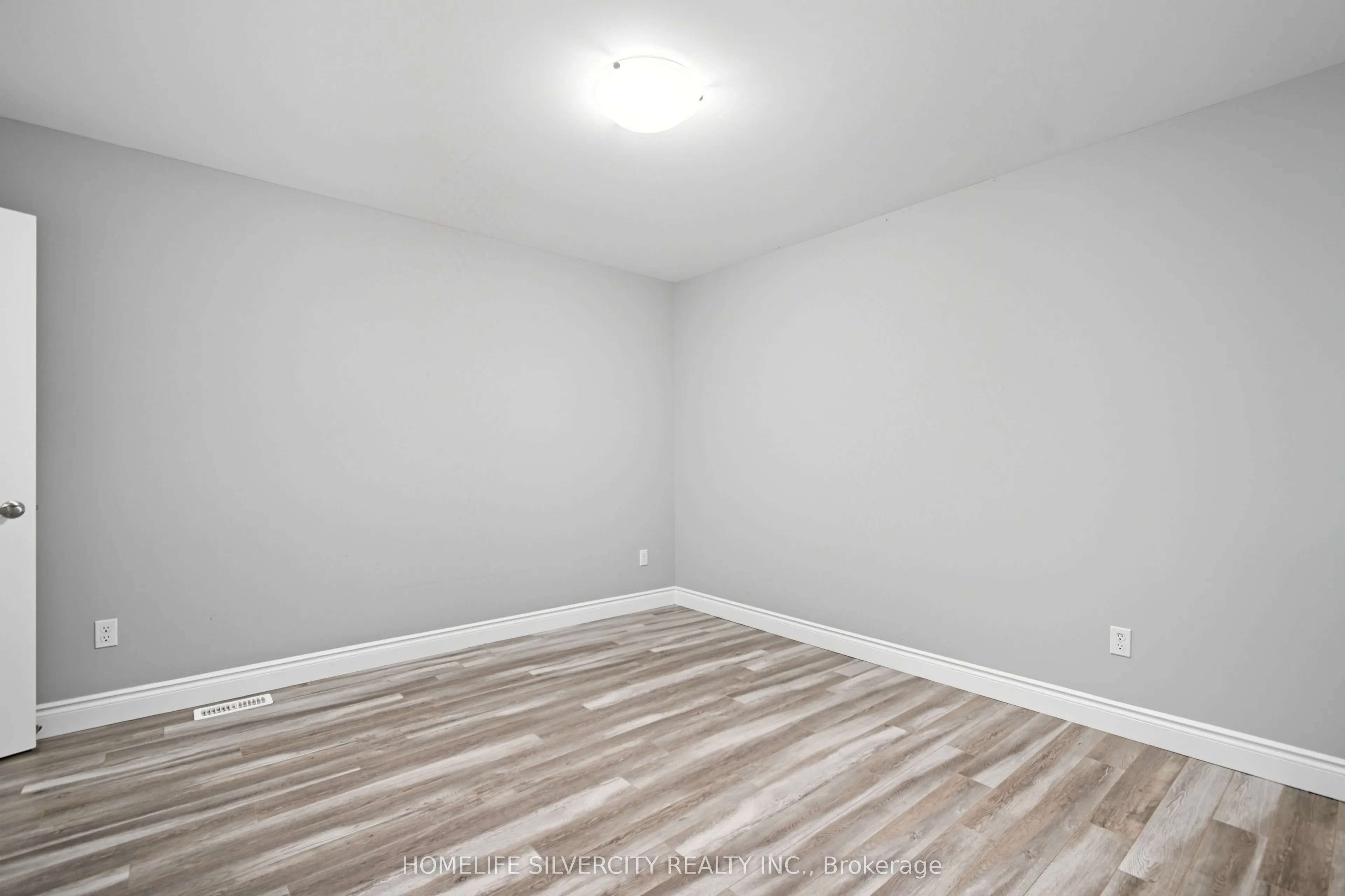 3543 Hallee Crescent