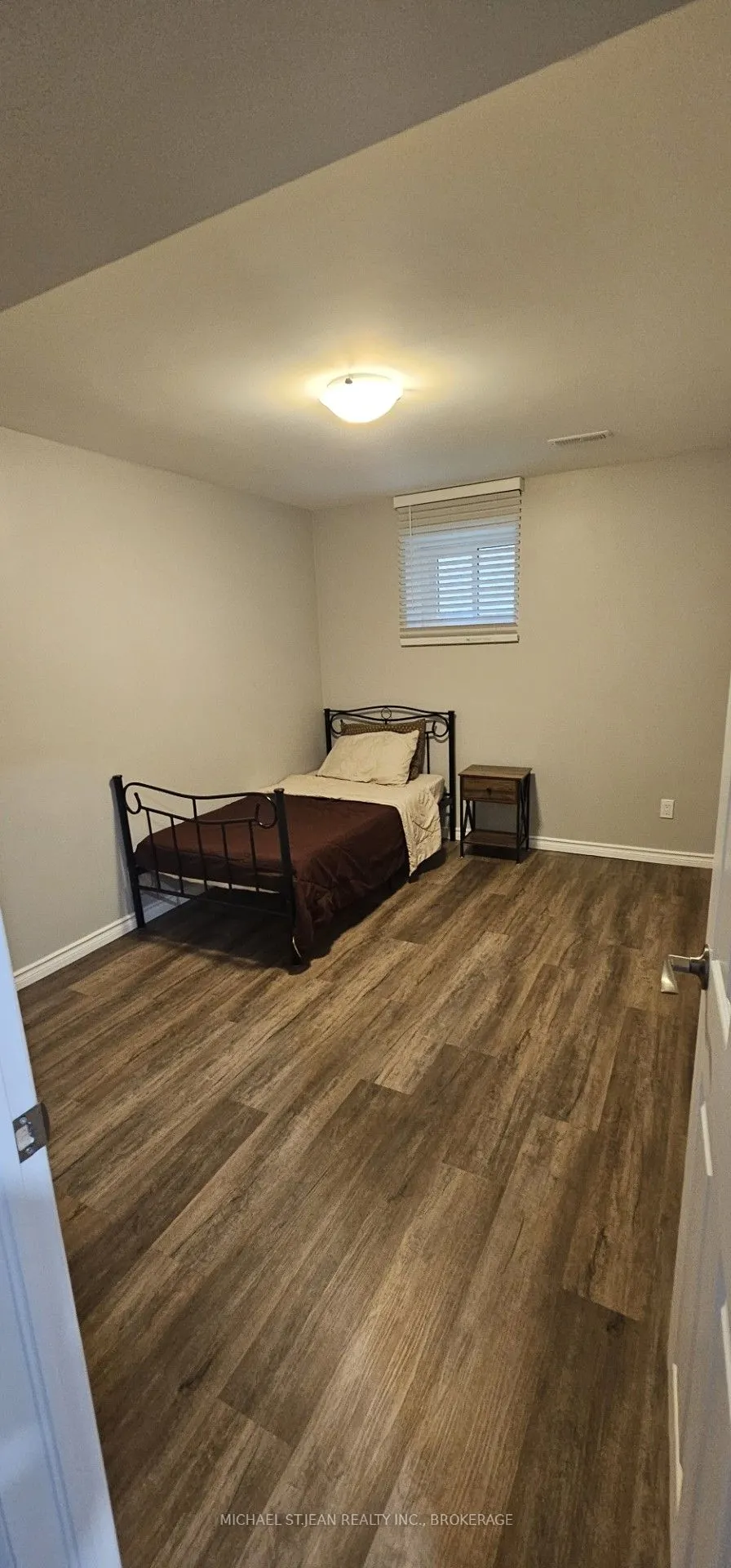 8769 Dogwood Crescent
