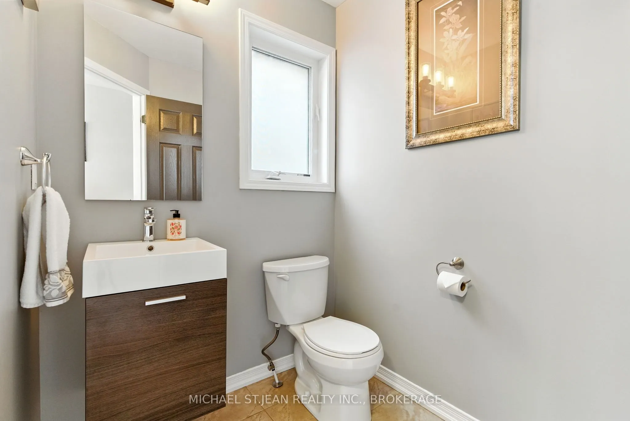 8769 Dogwood Crescent