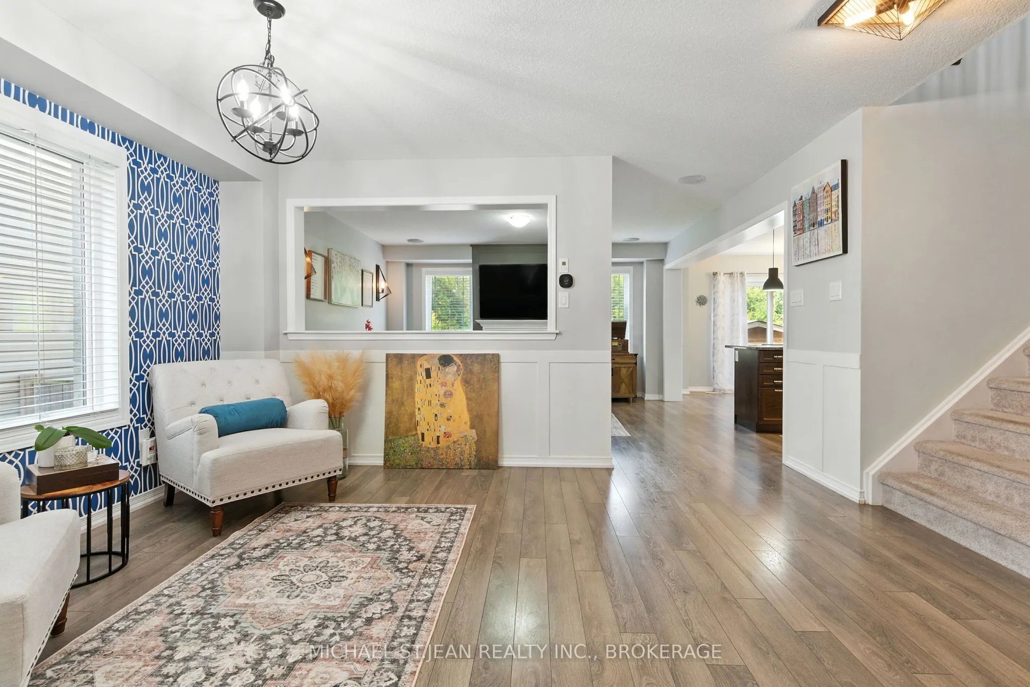 8769 Dogwood Crescent