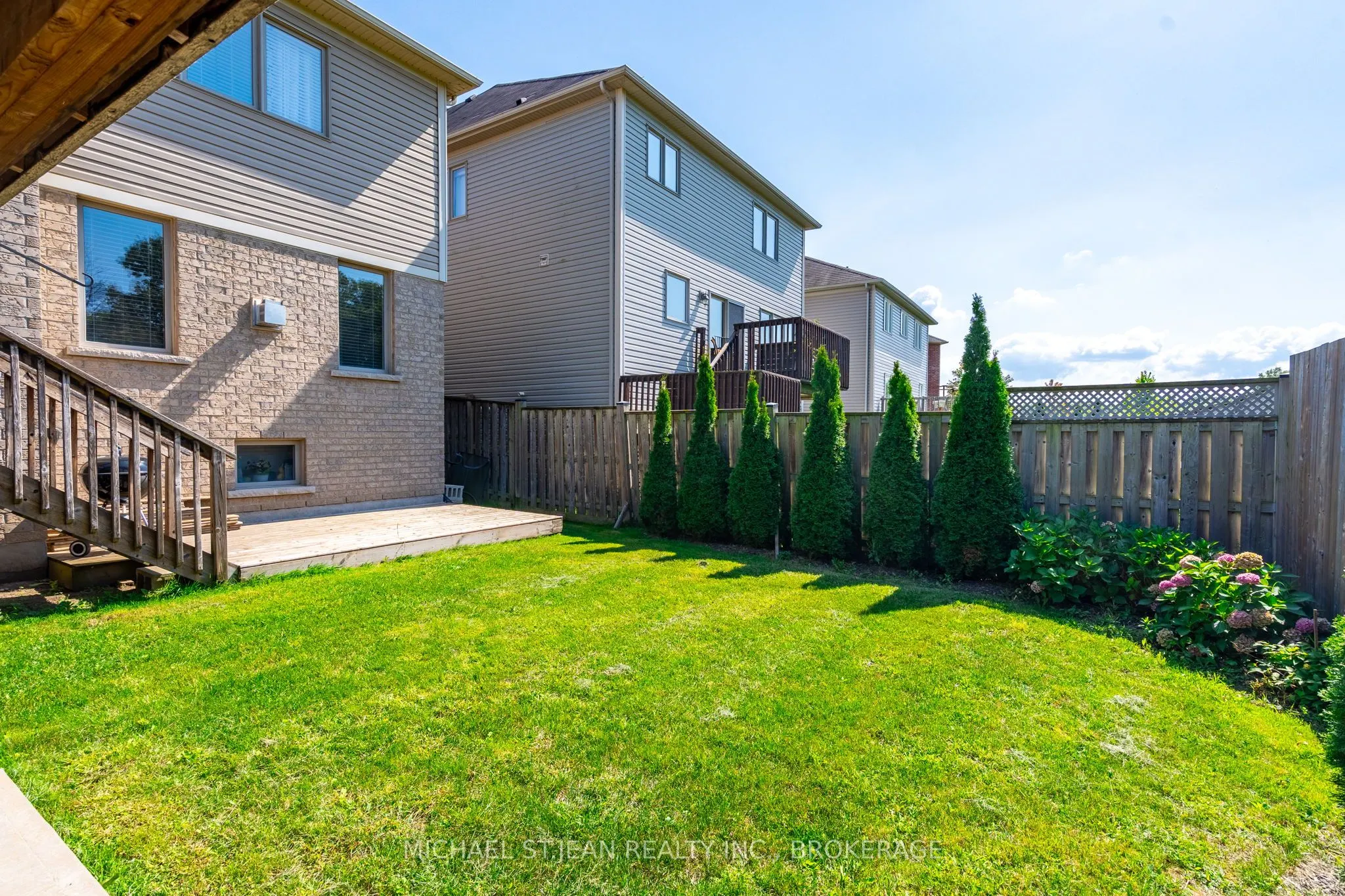 8769 Dogwood Crescent