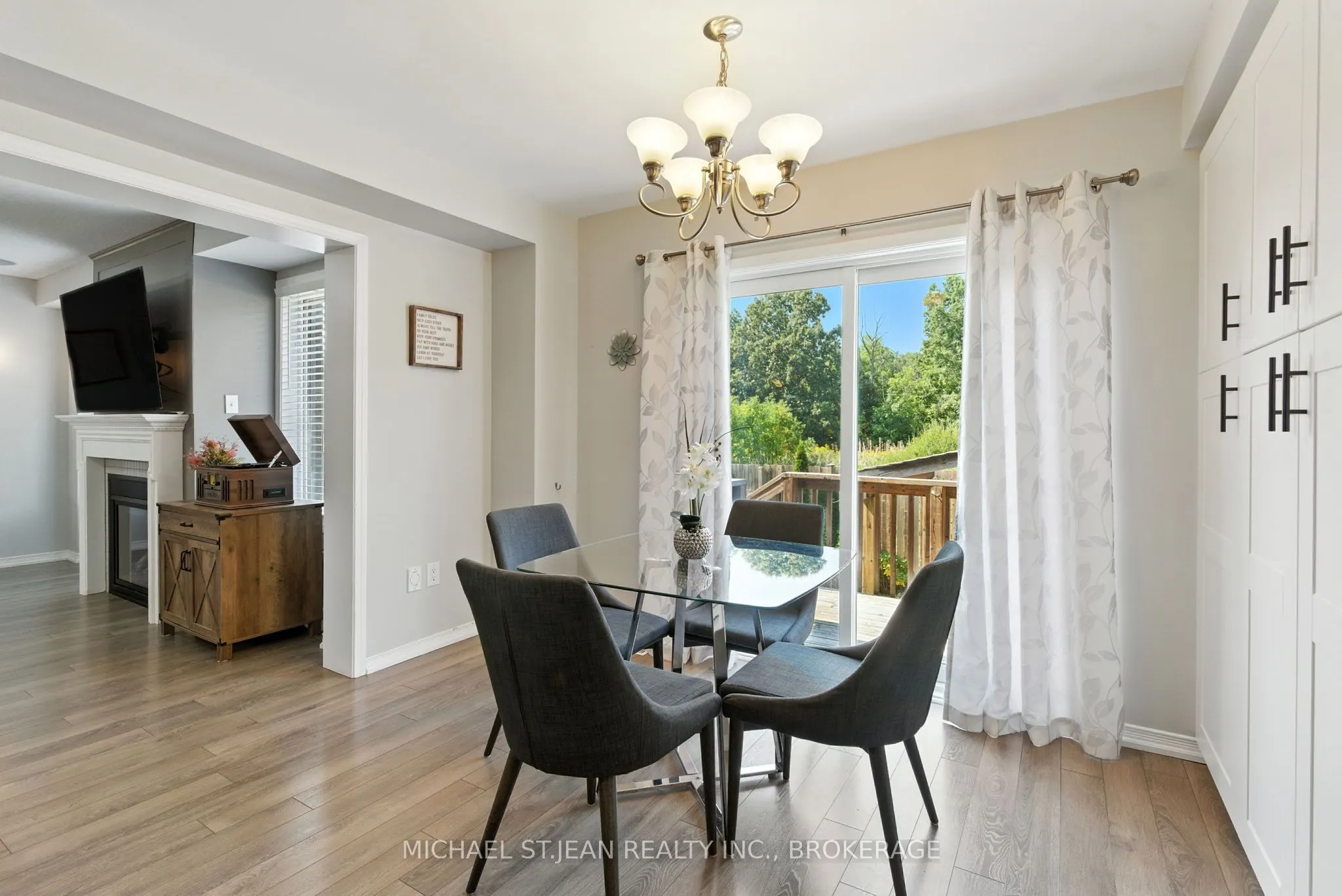 8769 Dogwood Crescent