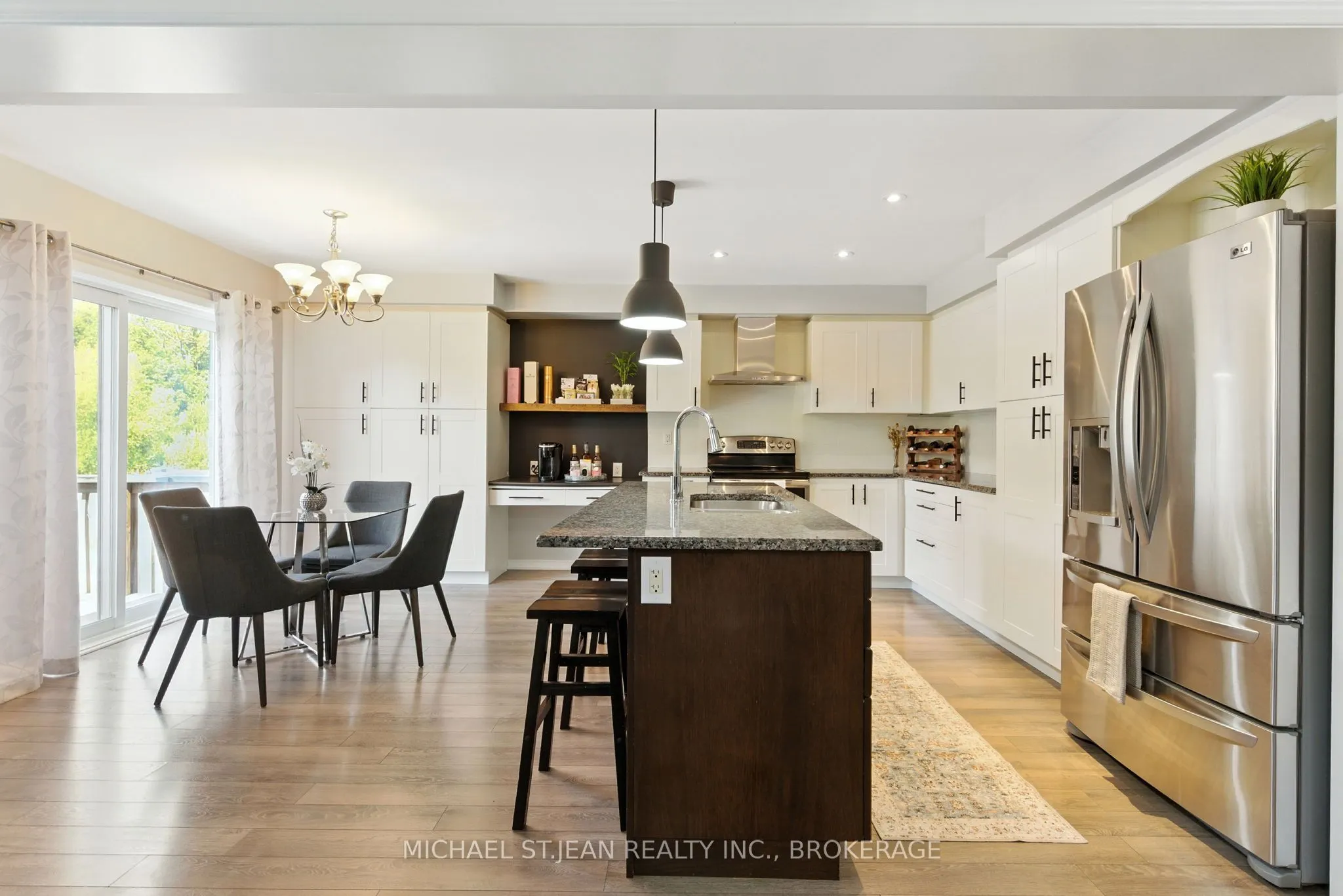 8769 Dogwood Crescent