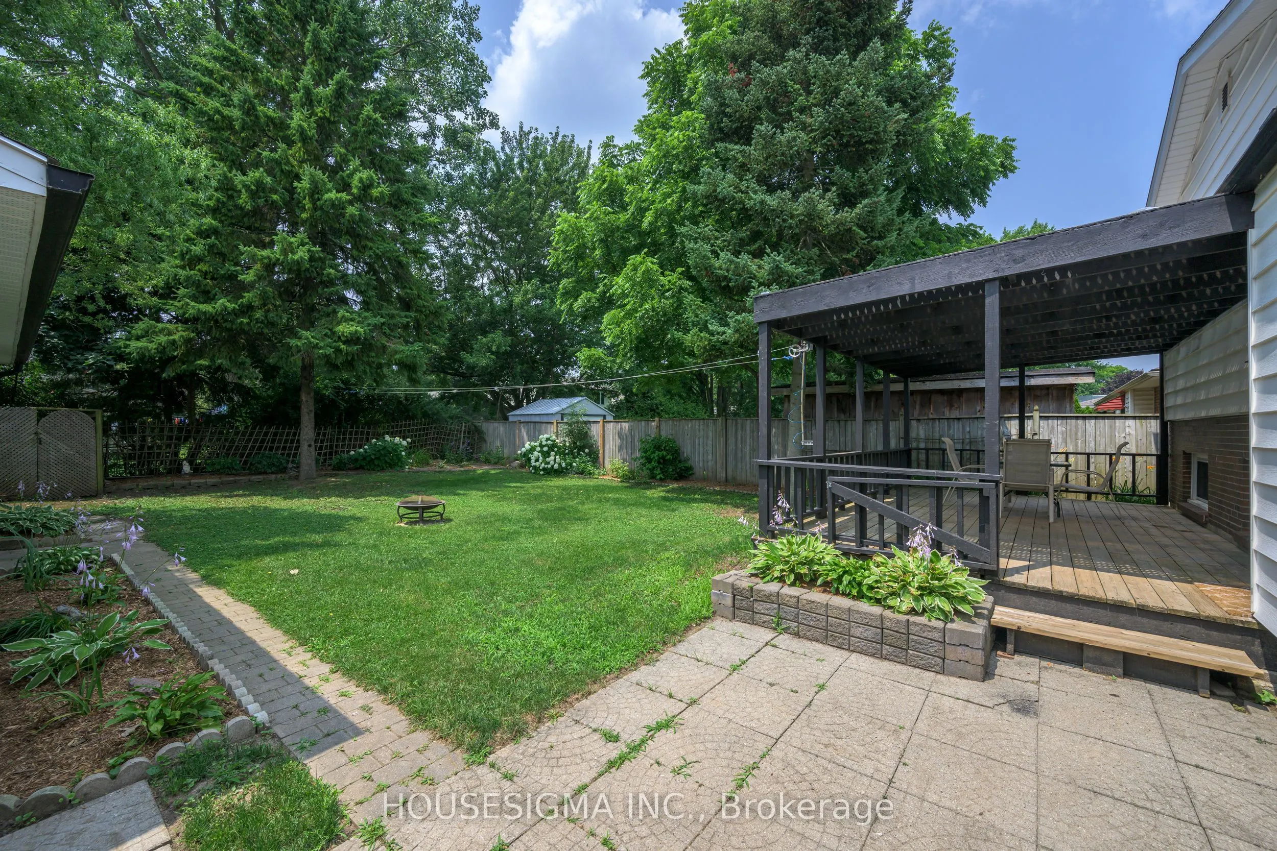 47 Scotchpine Crescent E